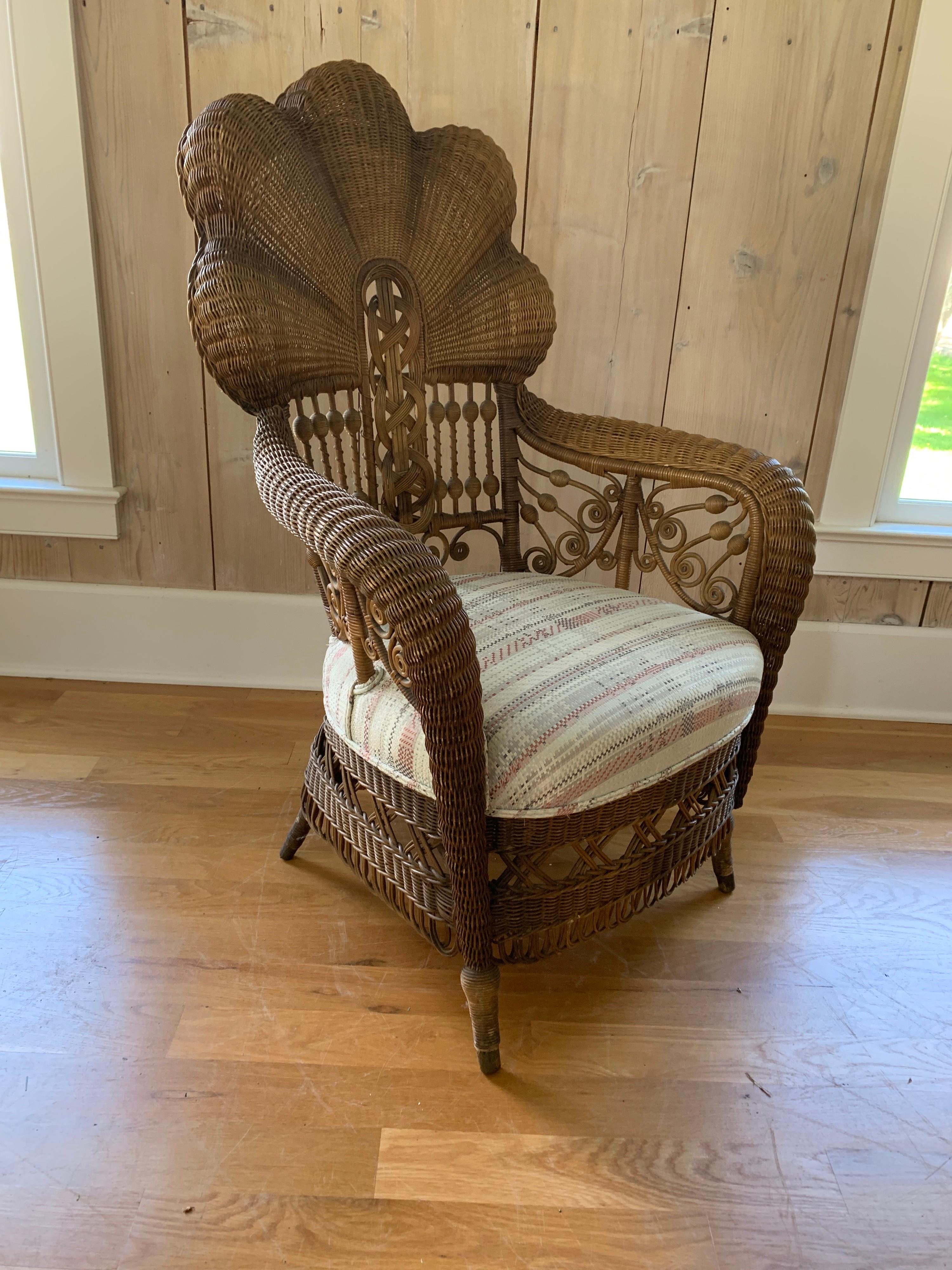Late Victorian Antique Victorian Shellback Wicker Settee and Chair For Sale