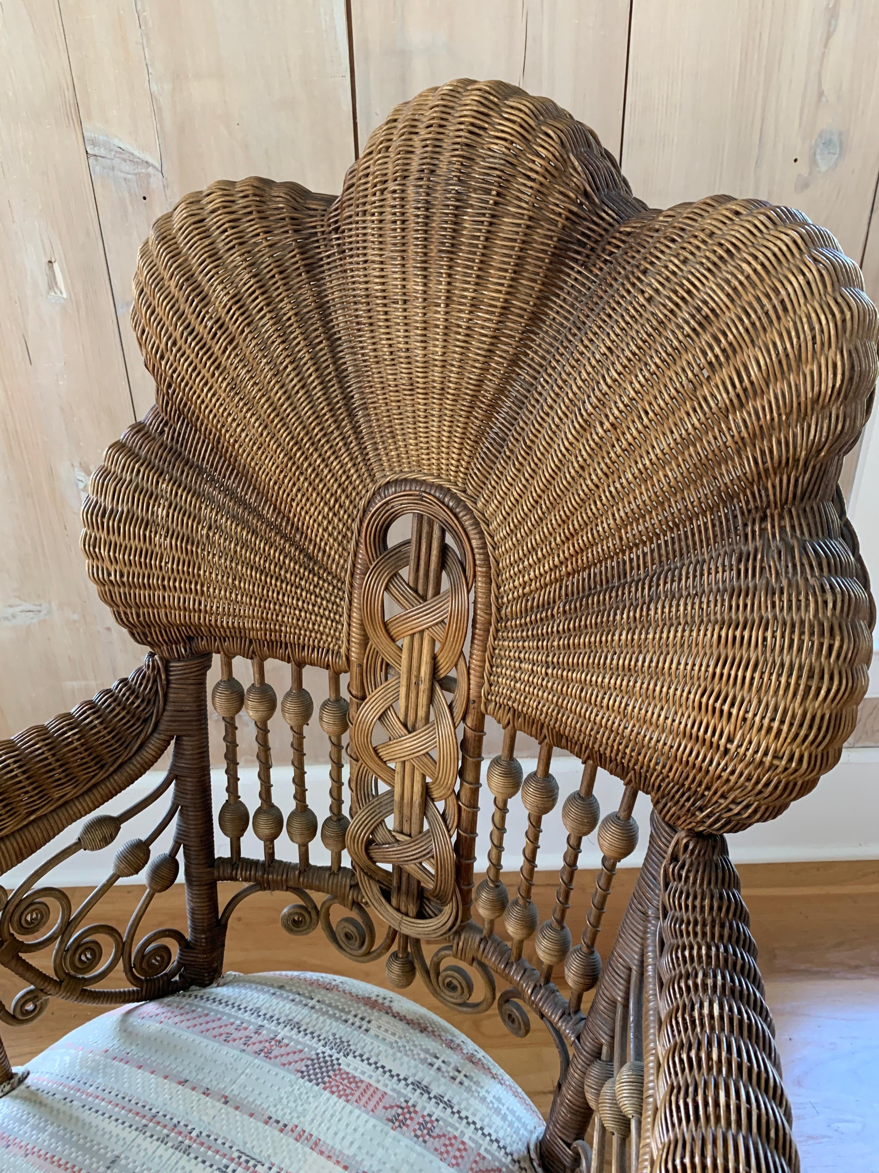Antique Victorian Shellback Wicker Settee and Chair In Good Condition For Sale In Old Saybrook, CT