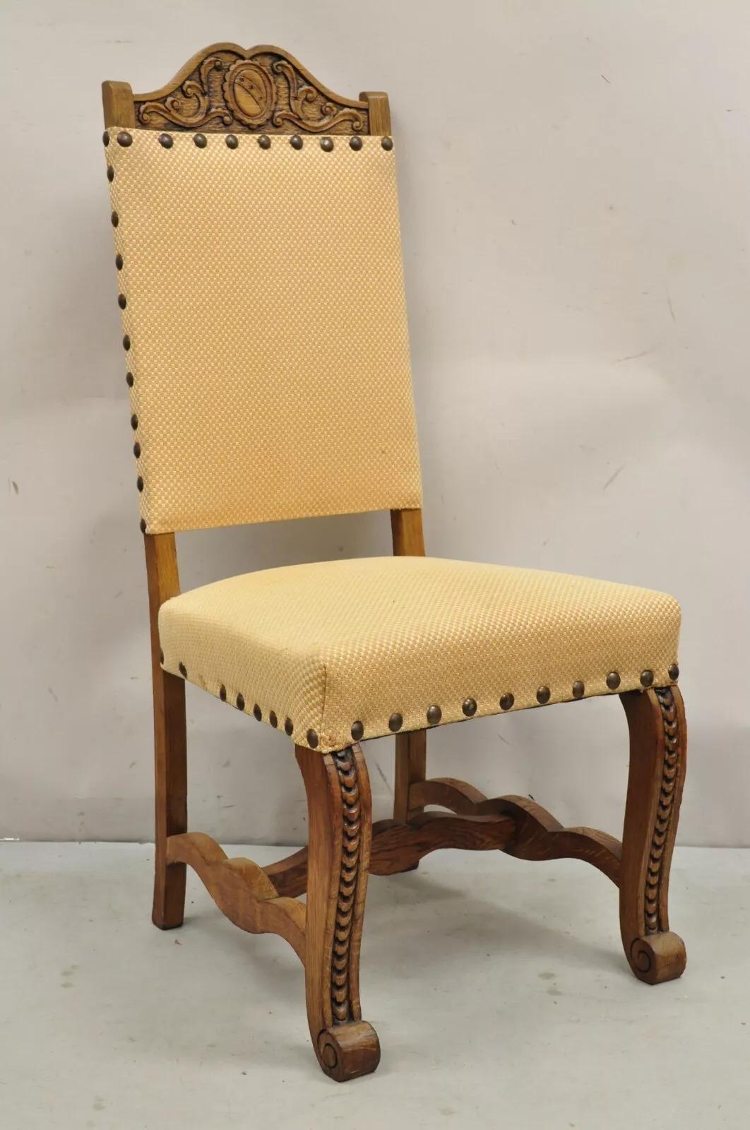 Antiche sedie da pranzo vittoriane in legno di Oak Wood intagliato a scudo (set di 6). Circa all'inizio del XX secolo. Misure: 45