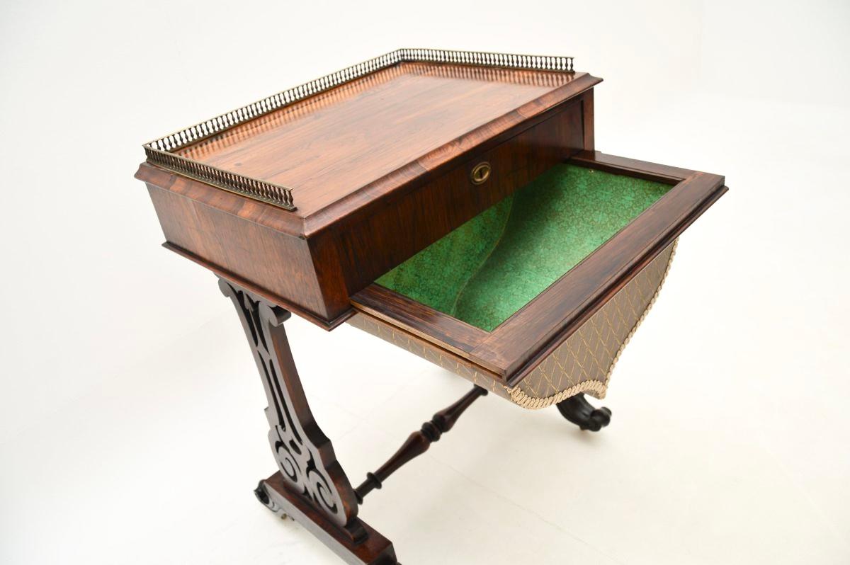 Table d'appoint victorienne ancienne en vente 3