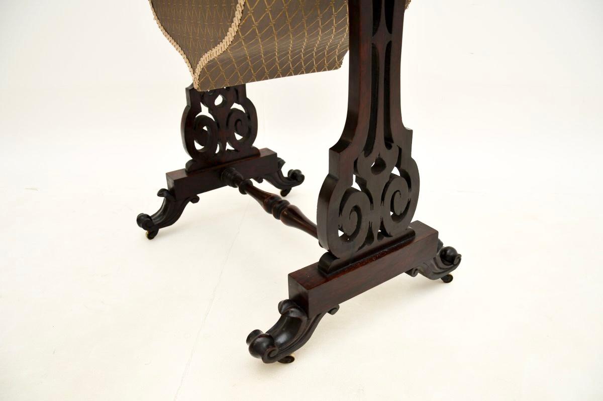 Table d'appoint victorienne ancienne en vente 4