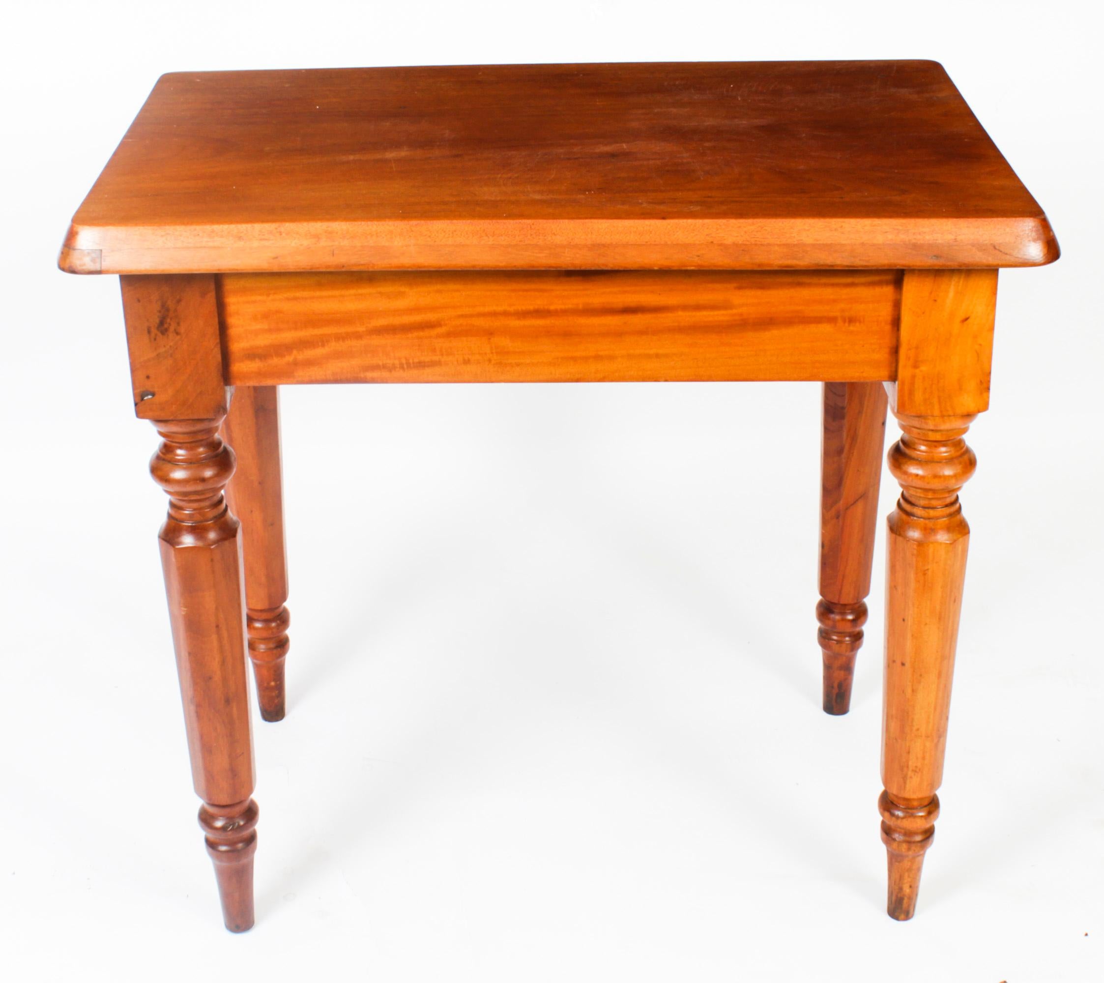 A beautiful antique Victorian country house side table Circa 1860 in date.

This exquisitely crafted piece is made from solid walnut and is raised on decorative octagonal tapering legs.

Add an elegant touch to your home with this antique