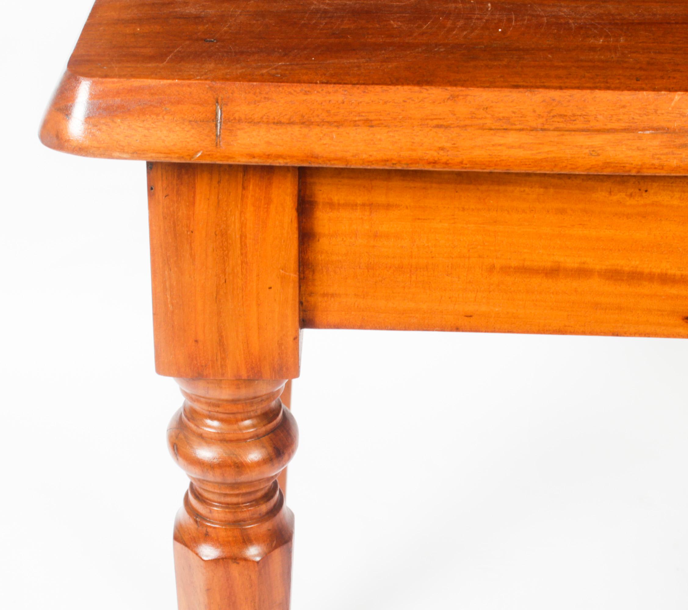 Antique Victorian Side Table Occasional Table 19th Century In Good Condition In London, GB