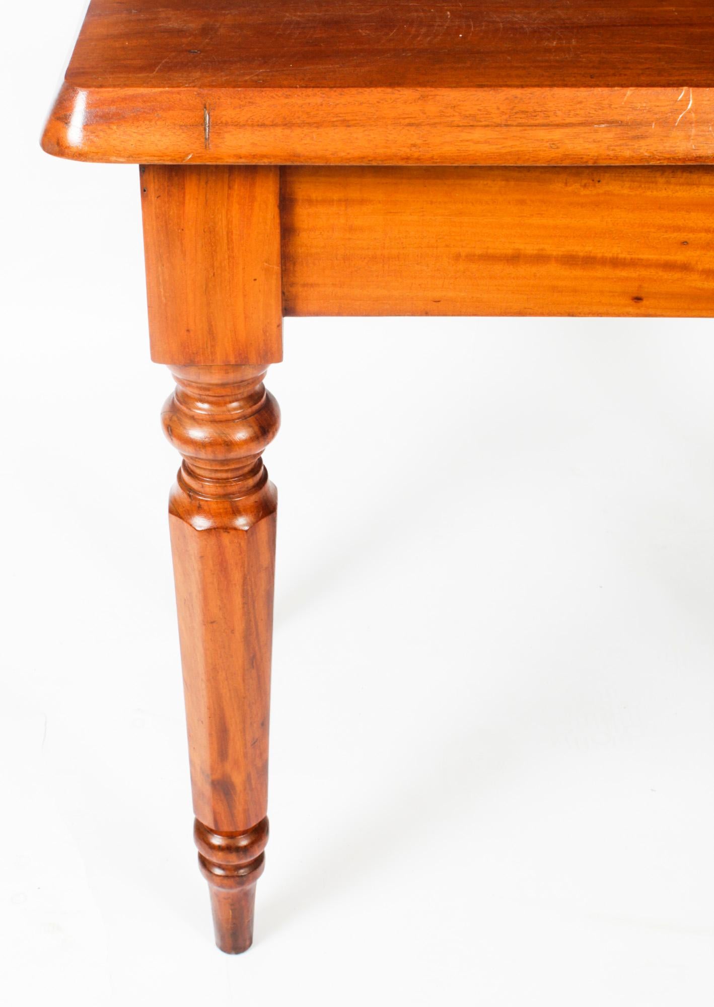 Mid-19th Century Antique Victorian Side Table Occasional Table 19th Century