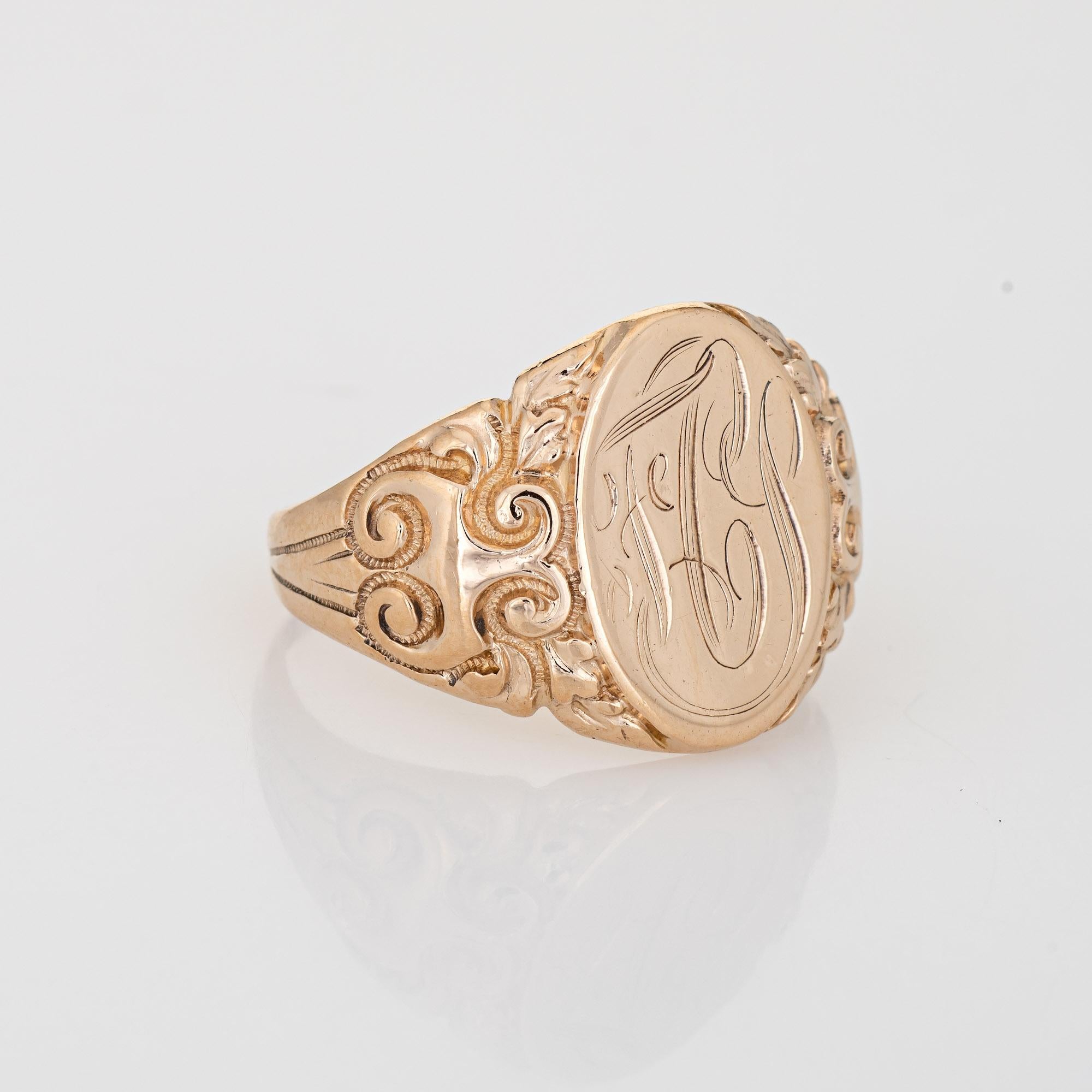Antique Victorian Signet Ring 10k Yellow Gold Oval Monogram Scrolled In Good Condition For Sale In Torrance, CA