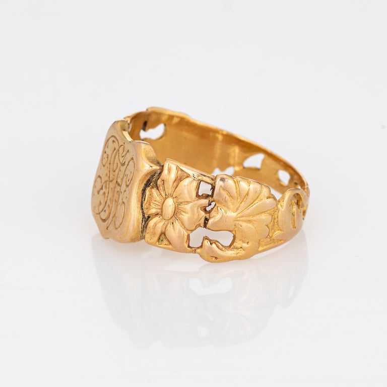 Women's or Men's Antique Victorian Signet Ring 18k Yellow Gold Shield Monogram Flowers For Sale