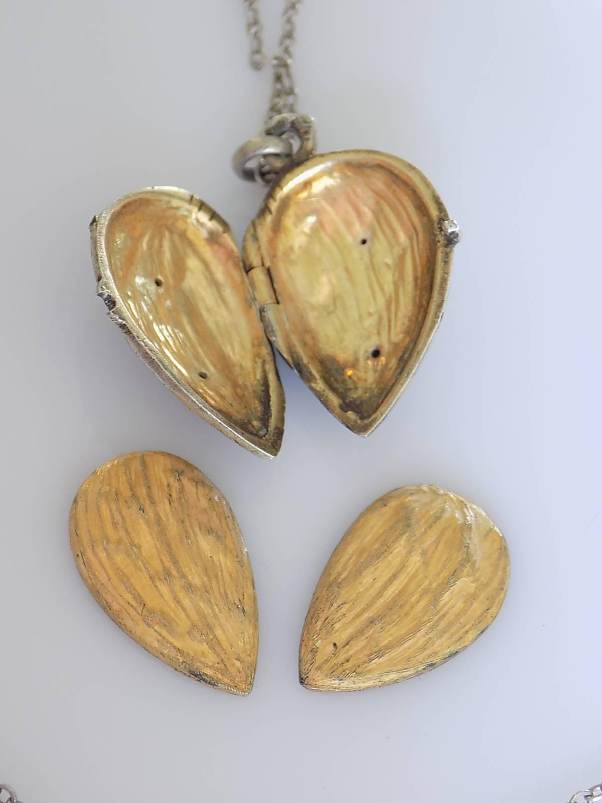 almond pendant necklace