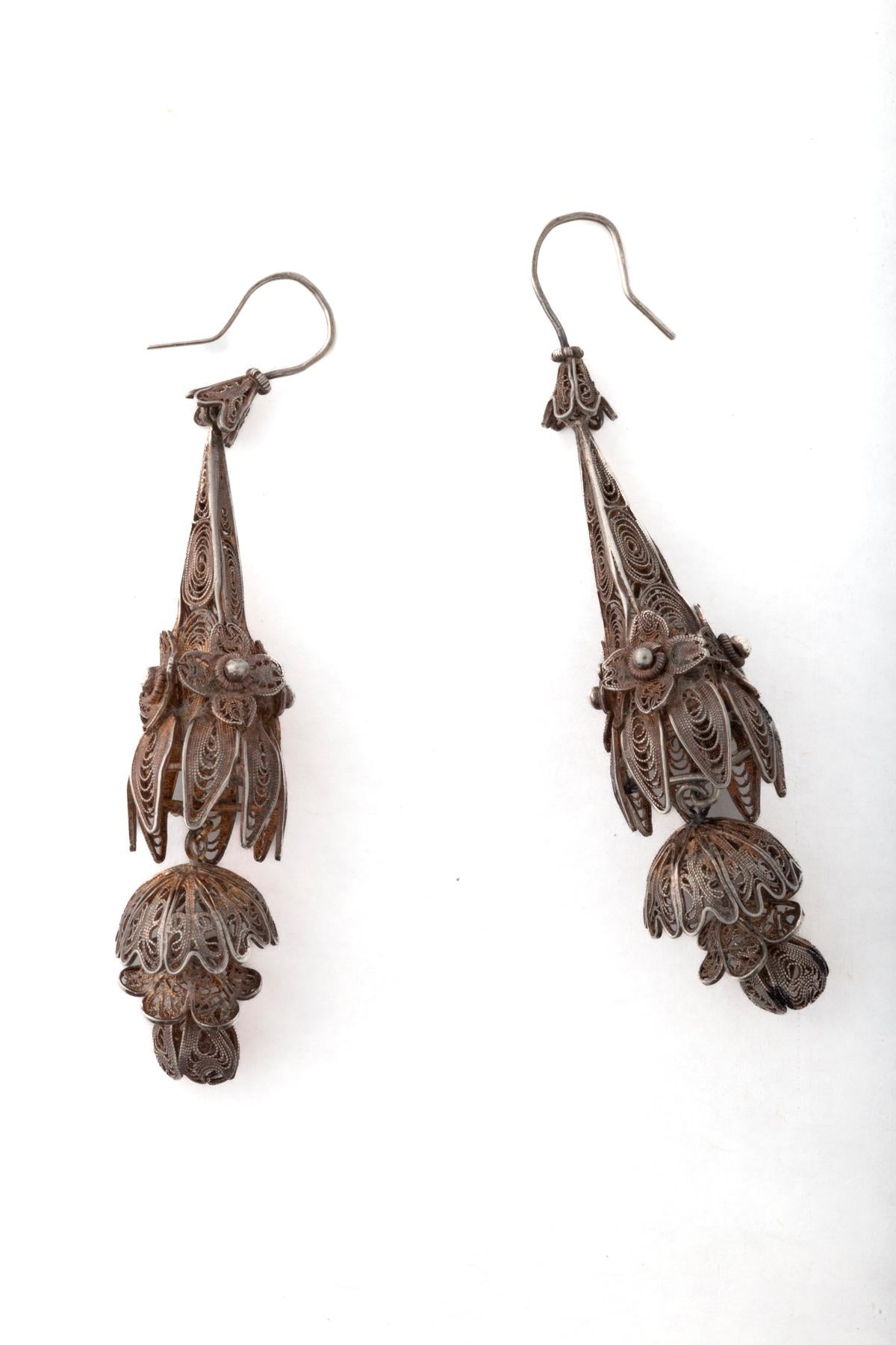 Antique Victorian Silver and Gold Washed Filigree Earrings In Excellent Condition For Sale In Stamford, CT