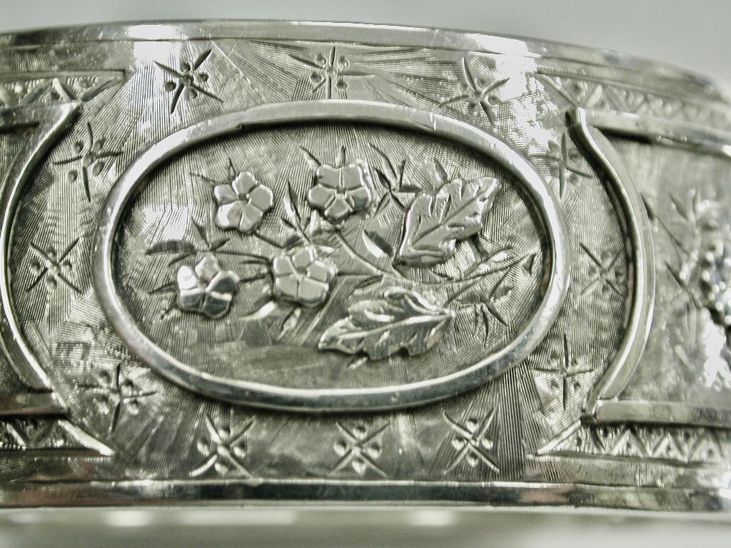 Antiker viktorianischer Silberarmreif aus Silber, datiert 1882 Wallbridge & Co Birmingham Assay (Viktorianisch) im Angebot