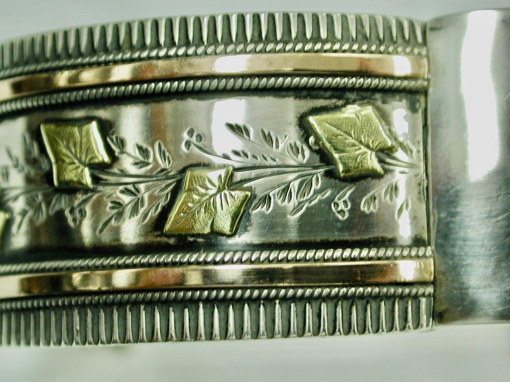 Antique bracelet victorien en argent avec orfèvrerie bicolore Circa 1880 Pour femmes en vente