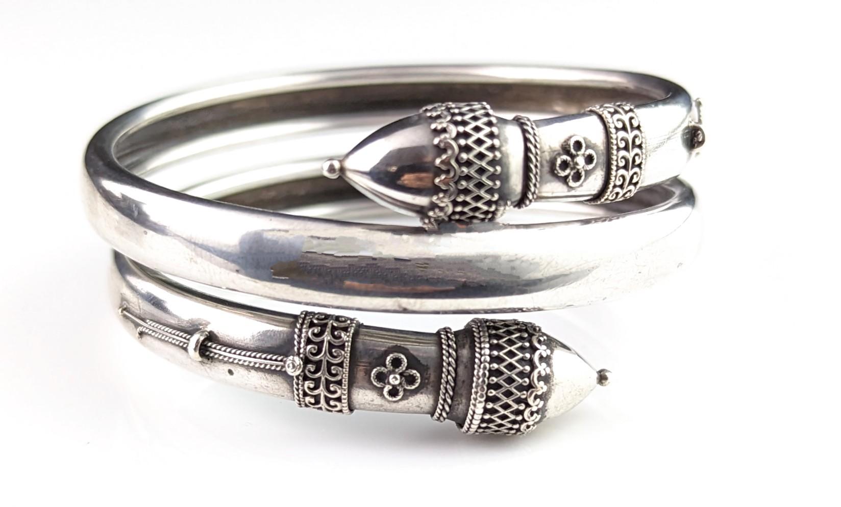 Antique Victorian silver bypass bangle, Etruscan revival  For Sale 10