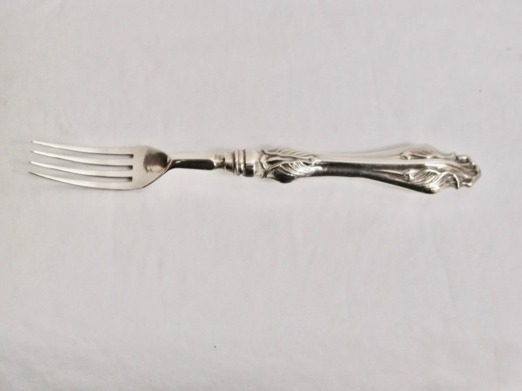 Antico set di coltelli, forchette e cucchiai in argento vittoriano del 1860 Hilliard & Thomason in vendita 1