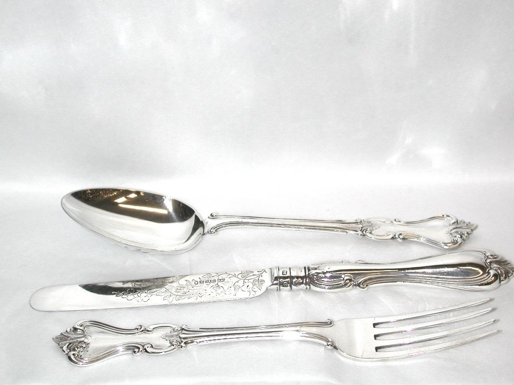 Antique Victorian silver child's knife, fork and spoon set in leather case, 1852
Made by Aaron Hadfield of Sheffield, in the Albert Pattern with engraving depicting
the English rose, the Irish clover and the Scottish thistle.
Nice to have it in