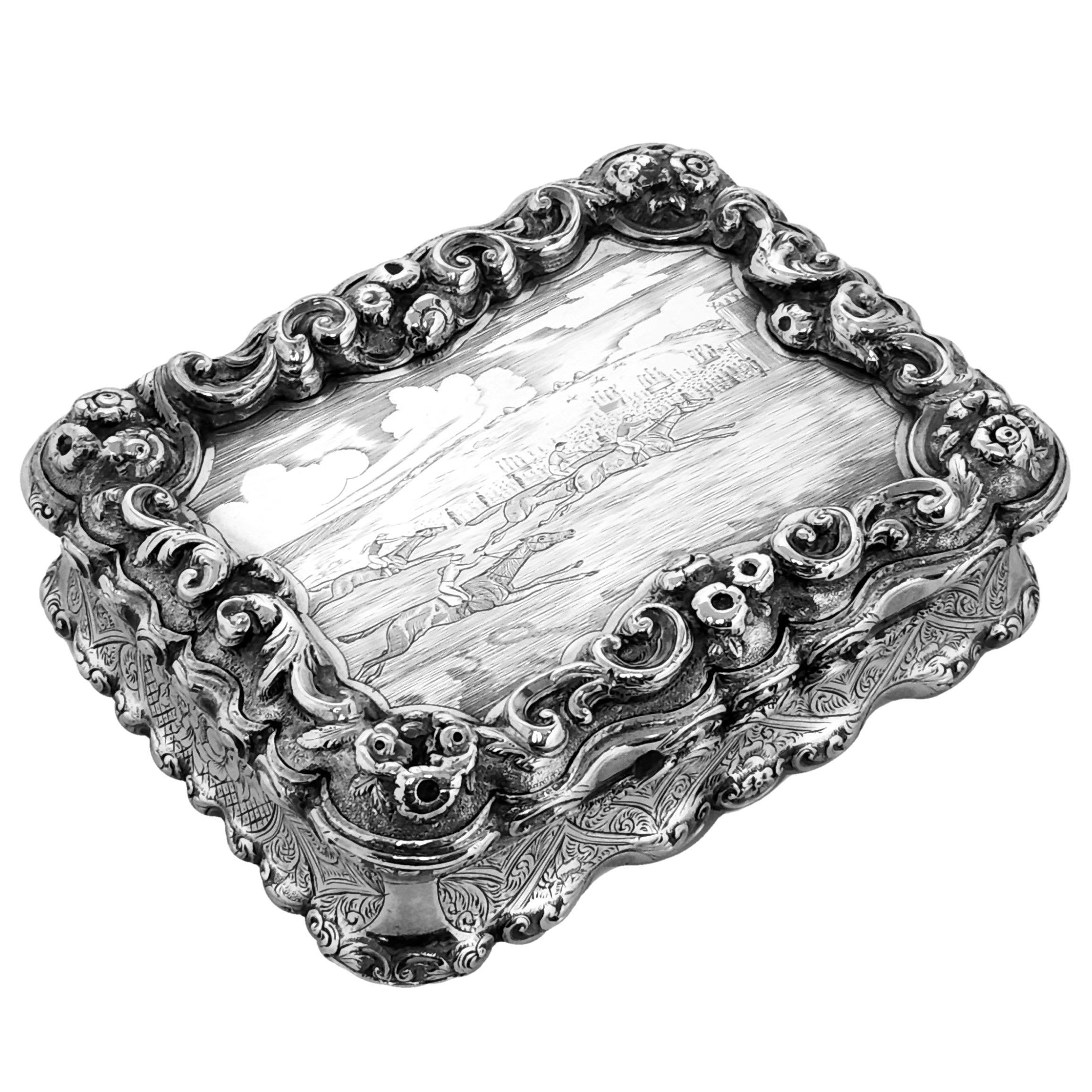 Antique Victorian Silver Decorative Table Snuff Box 1861 Horse Racing In Good Condition For Sale In London, GB
