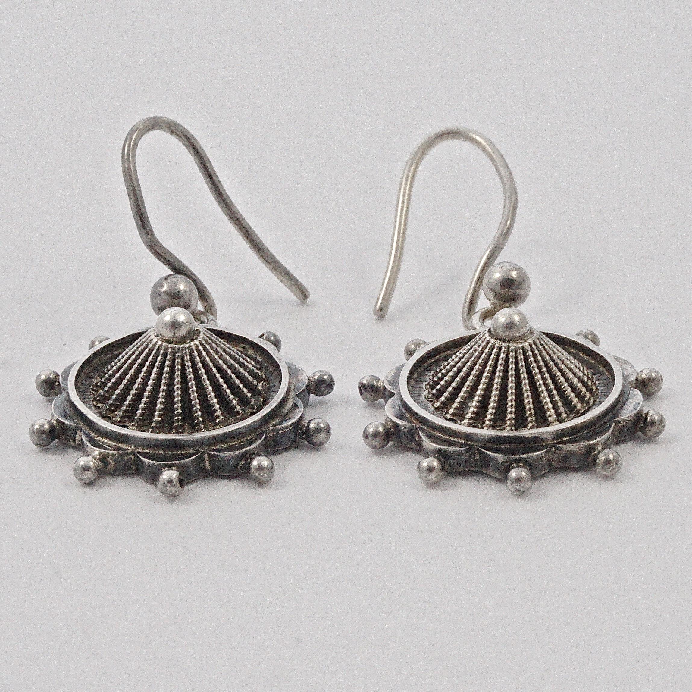 Antique Victorian Silver Dome Drop Earrings In Good Condition For Sale In London, GB