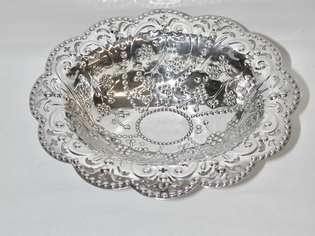 Antique Victorian Silver Embossed & Pierced Sweet Dish, Dated 1891, London 2