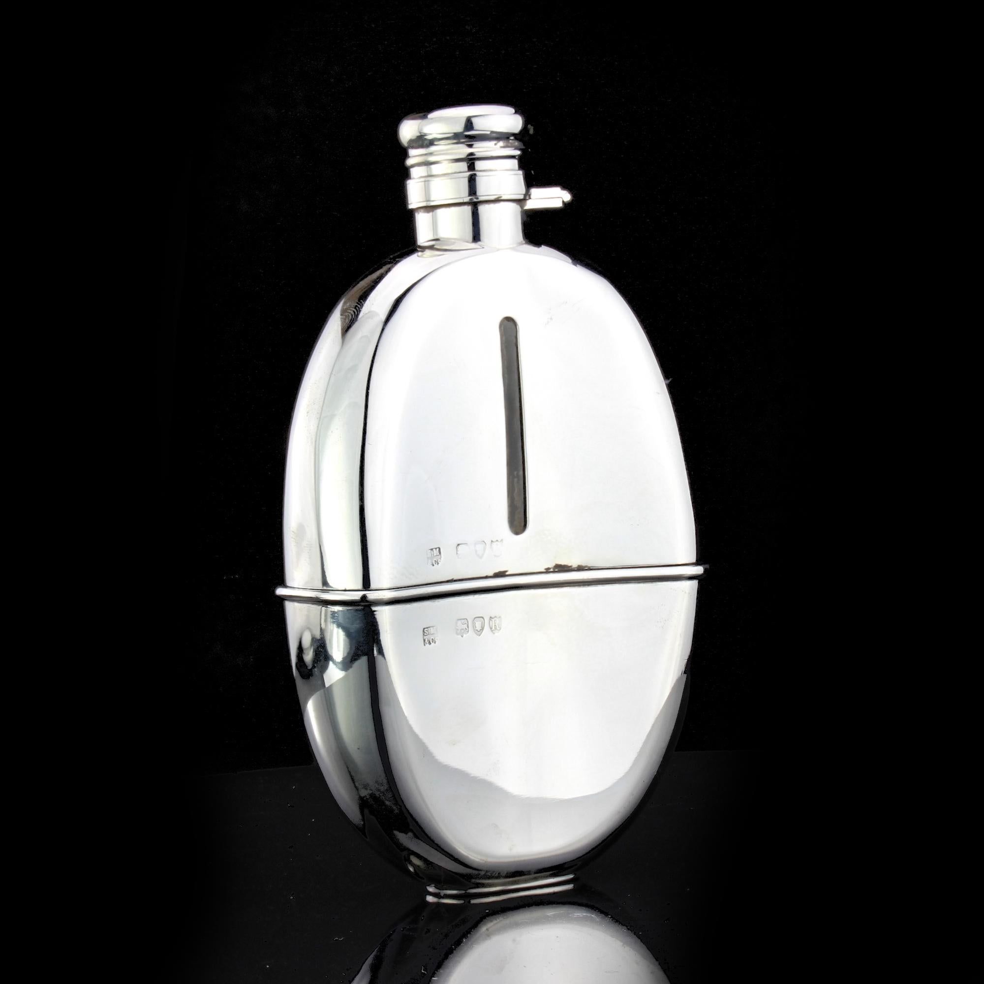 British Antique Victorian Silver Flask, Sampson Mordan & Co, London, 1892 For Sale