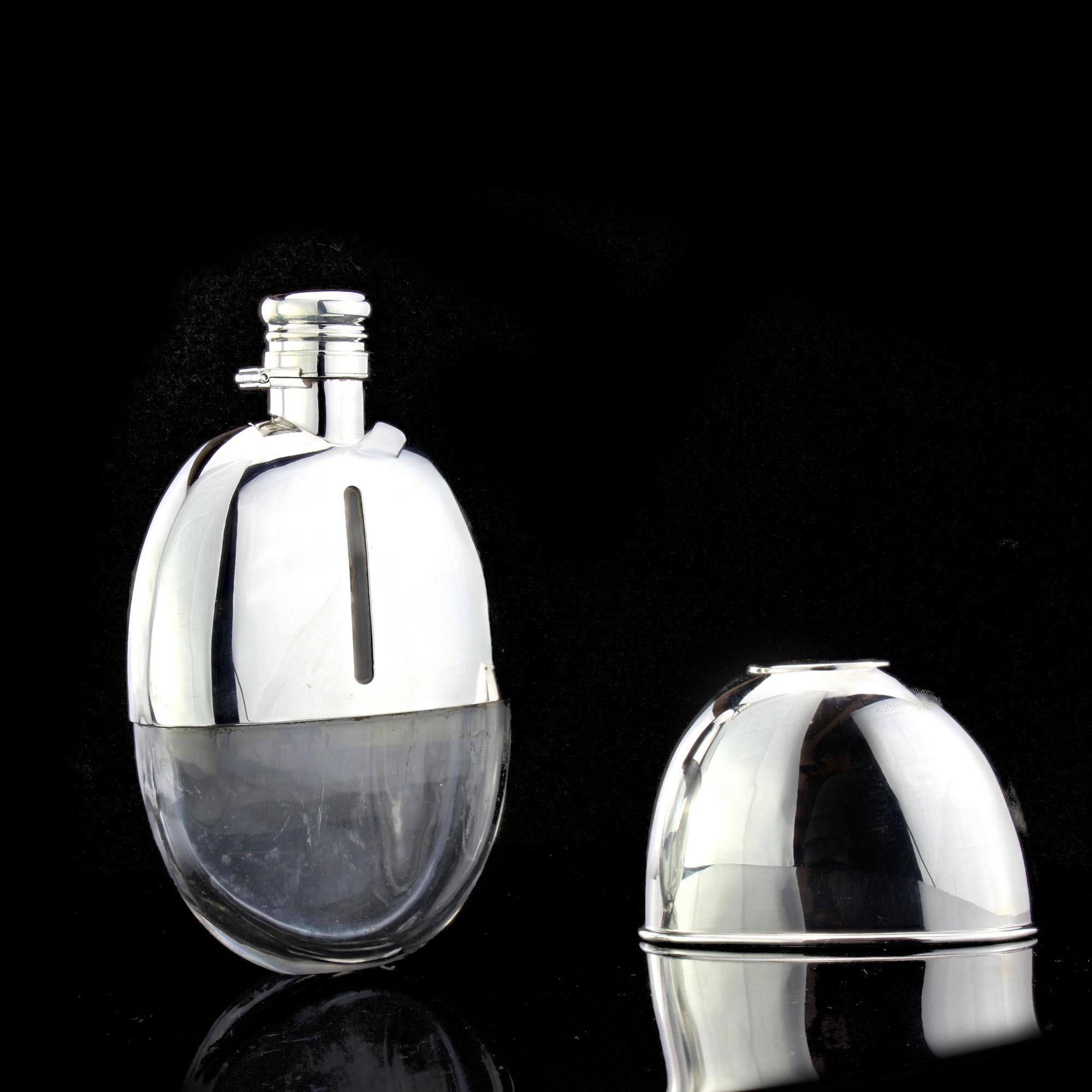 Antique Victorian Silver Flask, Sampson Mordan & Co, London, 1892 In Good Condition For Sale In Braintree, GB