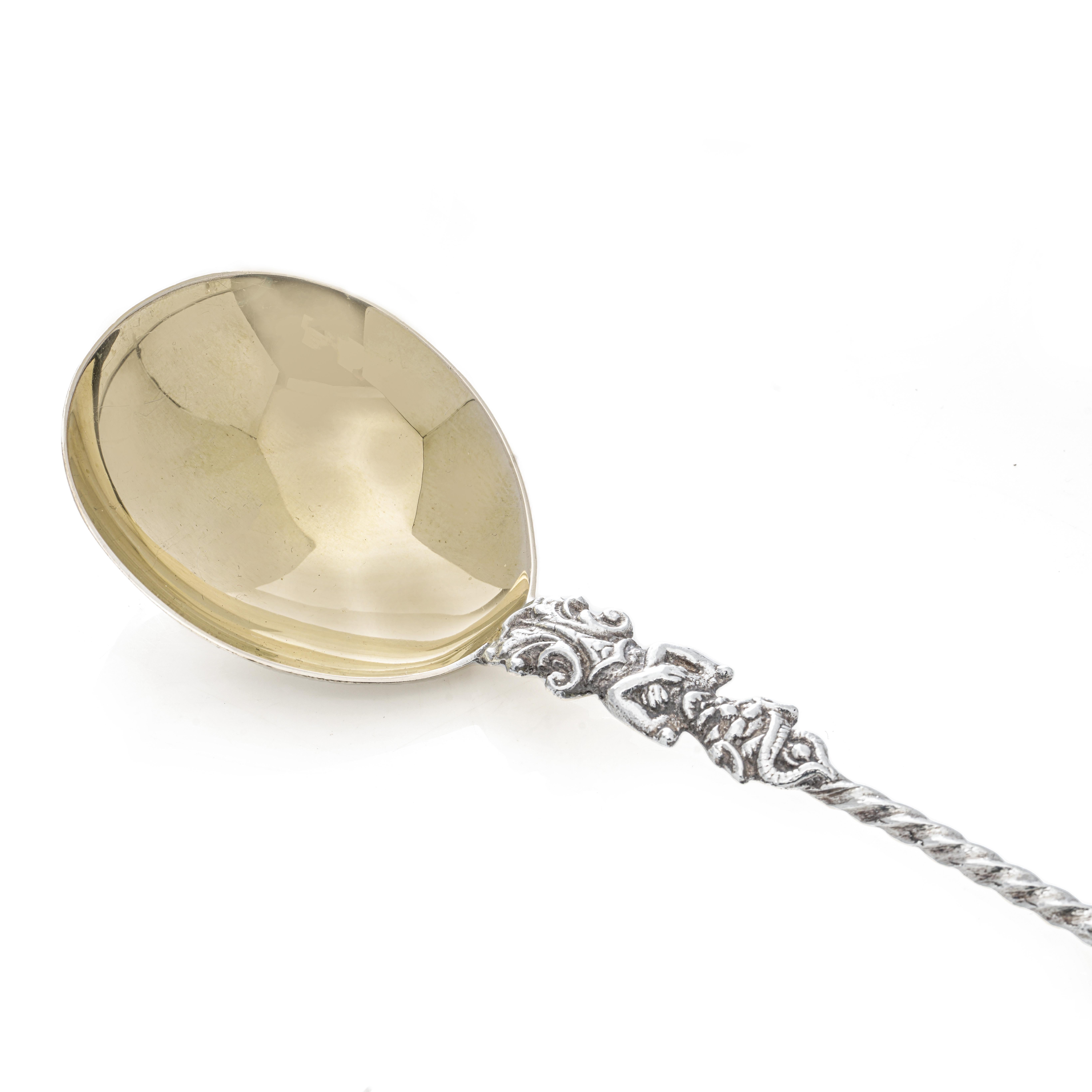 Fin du XIXe siècle Antique Victorian Silver gilt pair of spoons in a box.  en vente