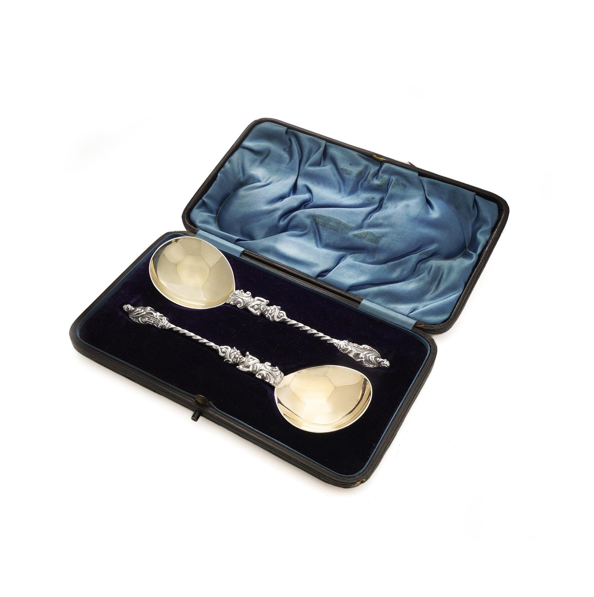 Antique Victorian Silver gilt pair of spoons in a box.  For Sale 1