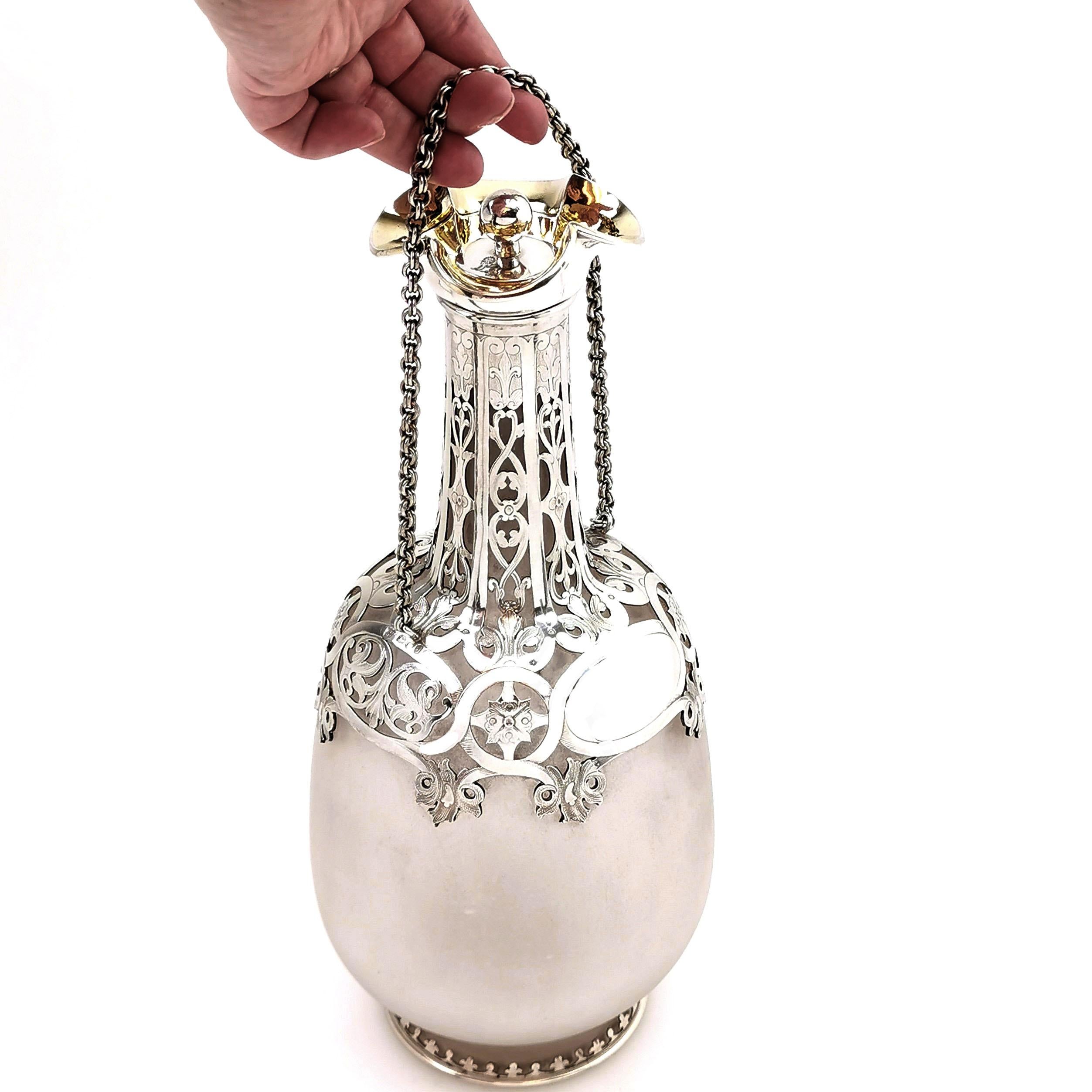 Antique Victorian Silver and Glass 'Pilgrims Flask' Decanter 1859 Wine Whisky In Good Condition In London, GB