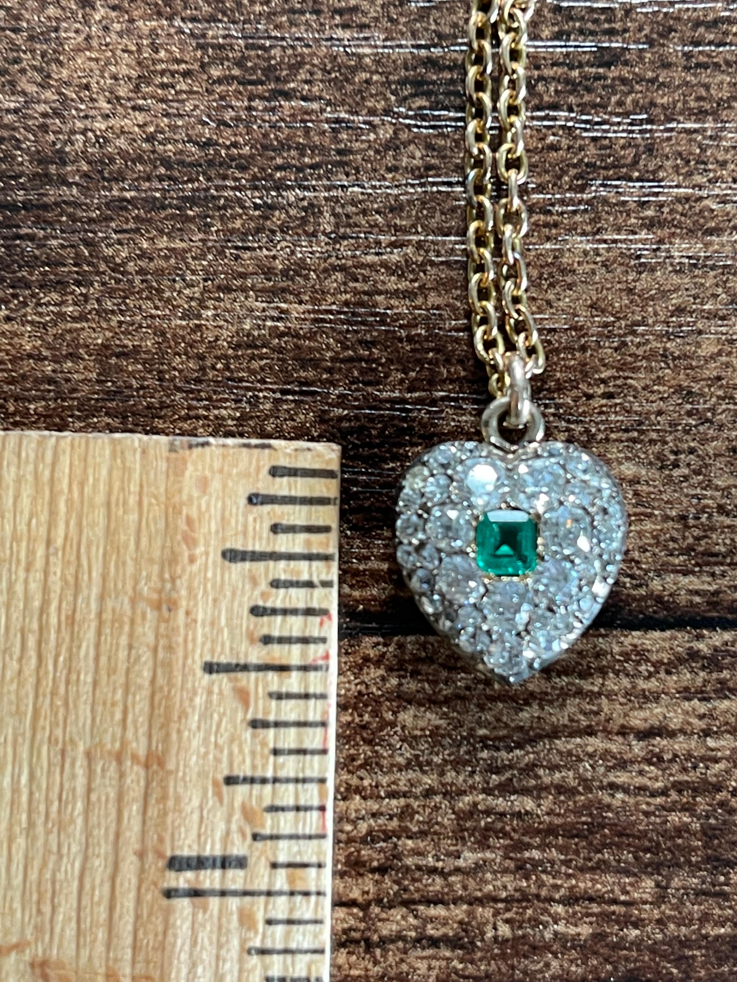 Antique Victorian Silver Gold Old Cut Diamond Emerald Heart Pendant Necklace In Good Condition In New York, NY