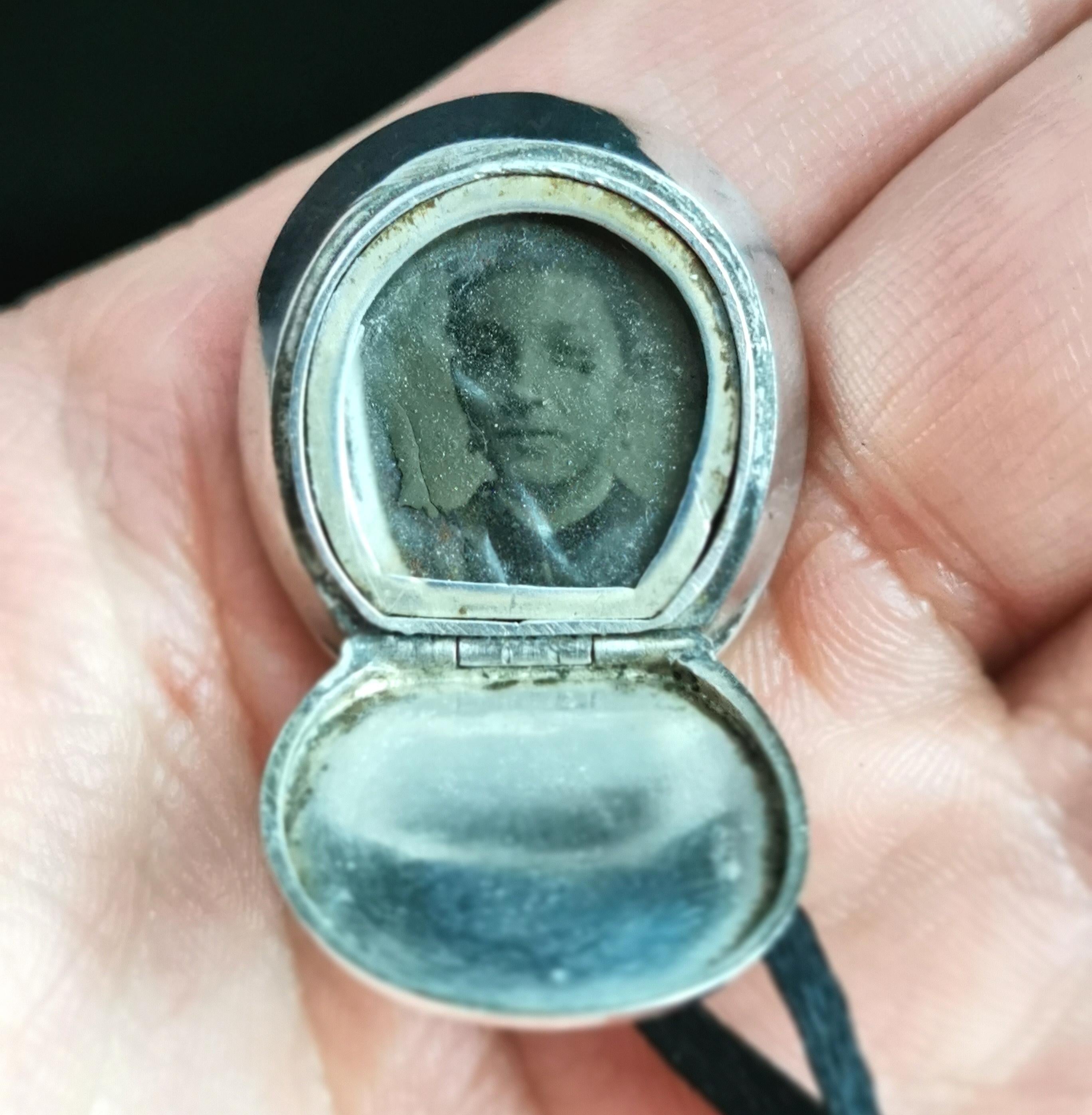 Antique Victorian Silver Horse Hoof Locket Pendant 4