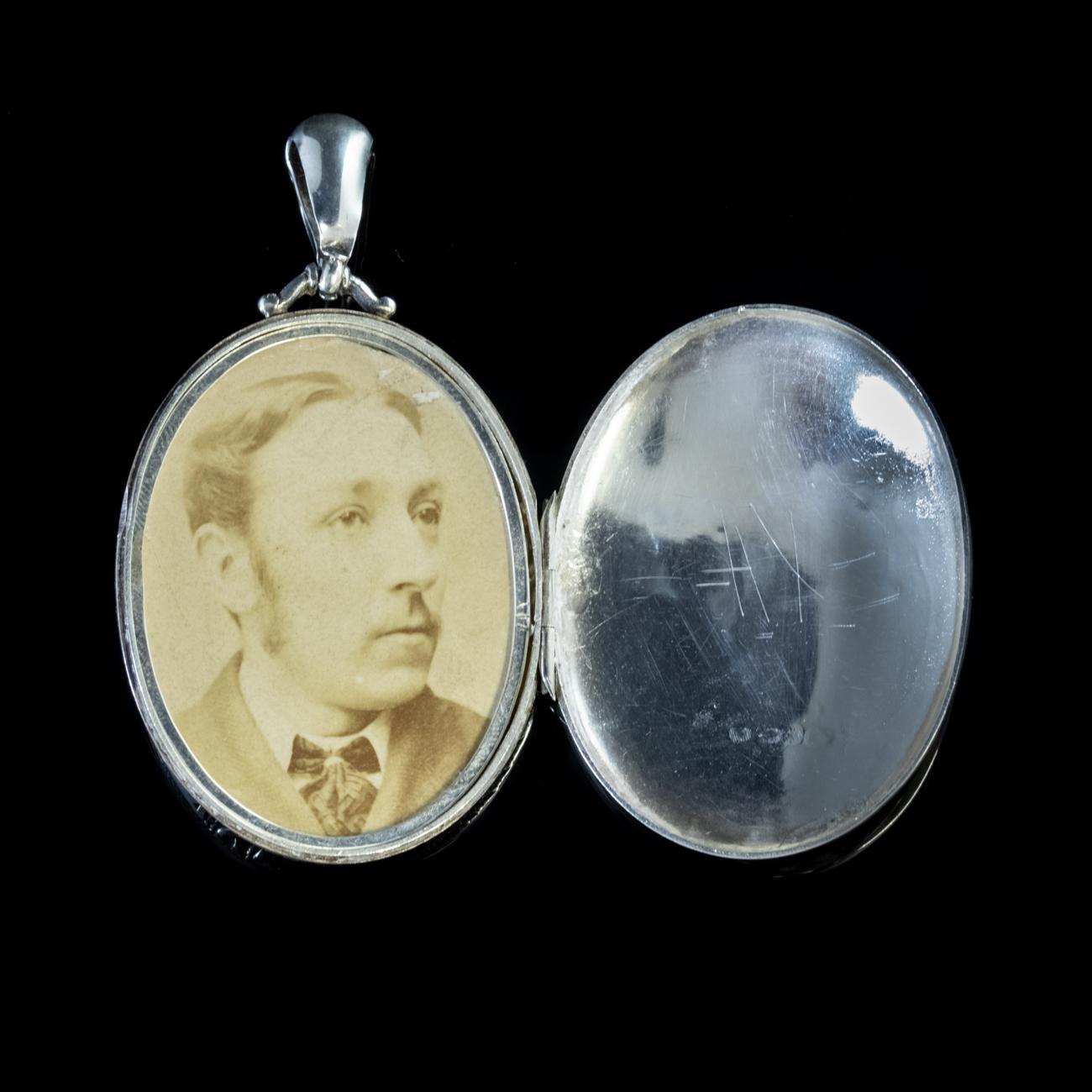 Women's Antique Victorian Silver Locket Ivy, circa 1881 For Sale