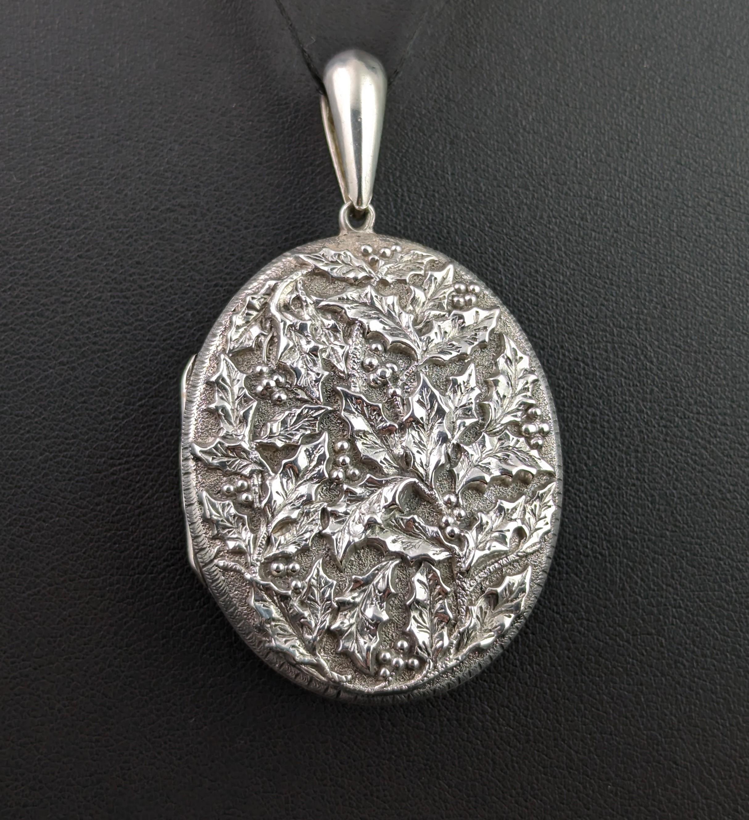 Antique Victorian Silver Locket Pendant, Holly Leaf 5