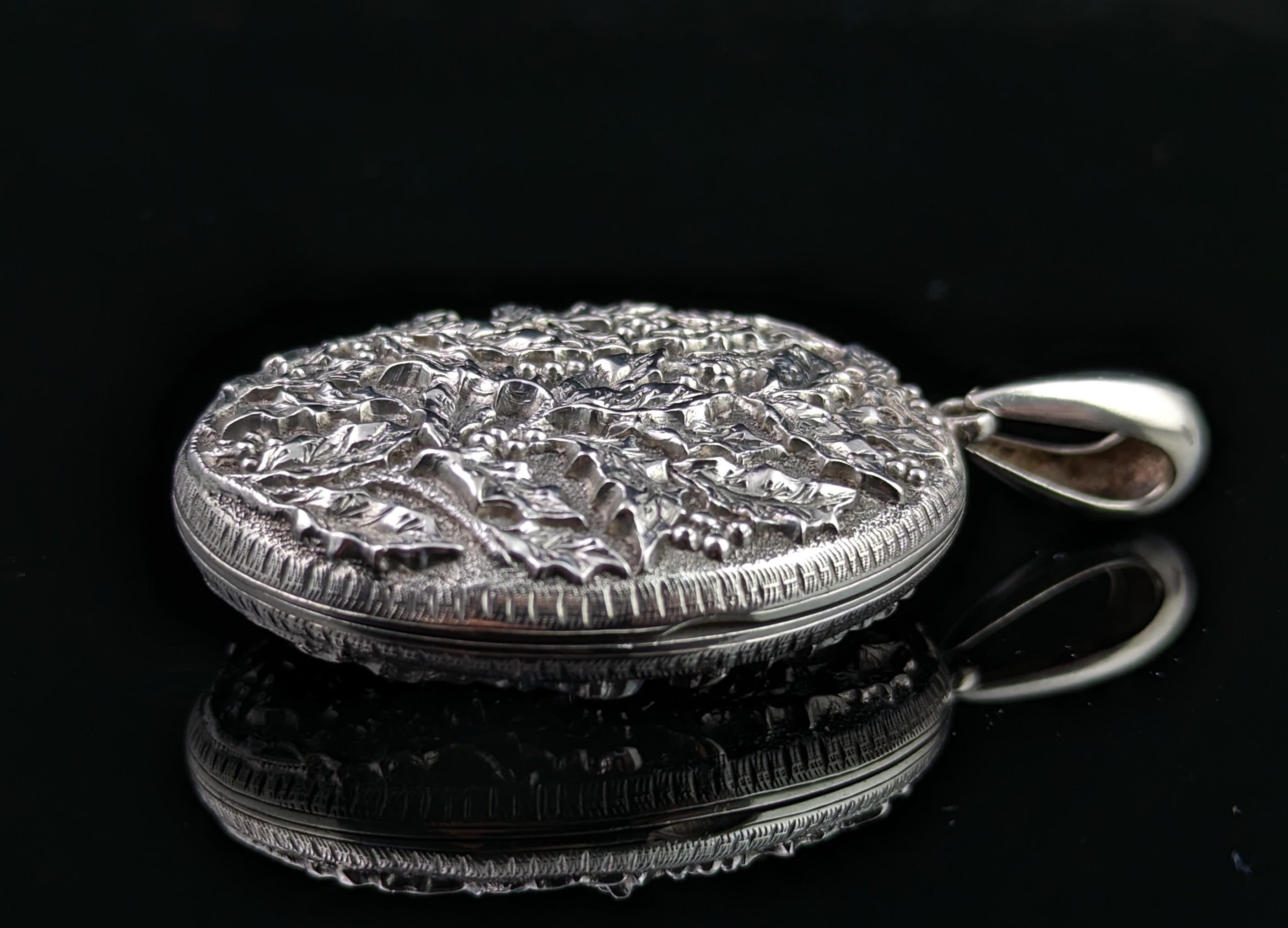 Antique Victorian Silver Locket Pendant, Holly Leaf 8