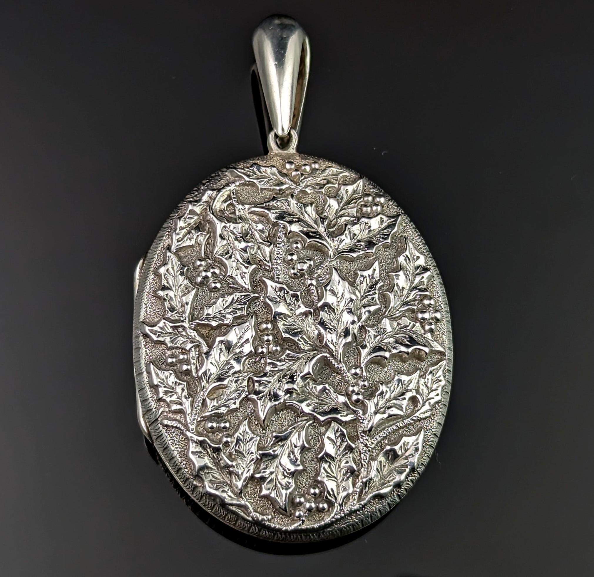 Antique Victorian Silver Locket Pendant, Holly Leaf 9