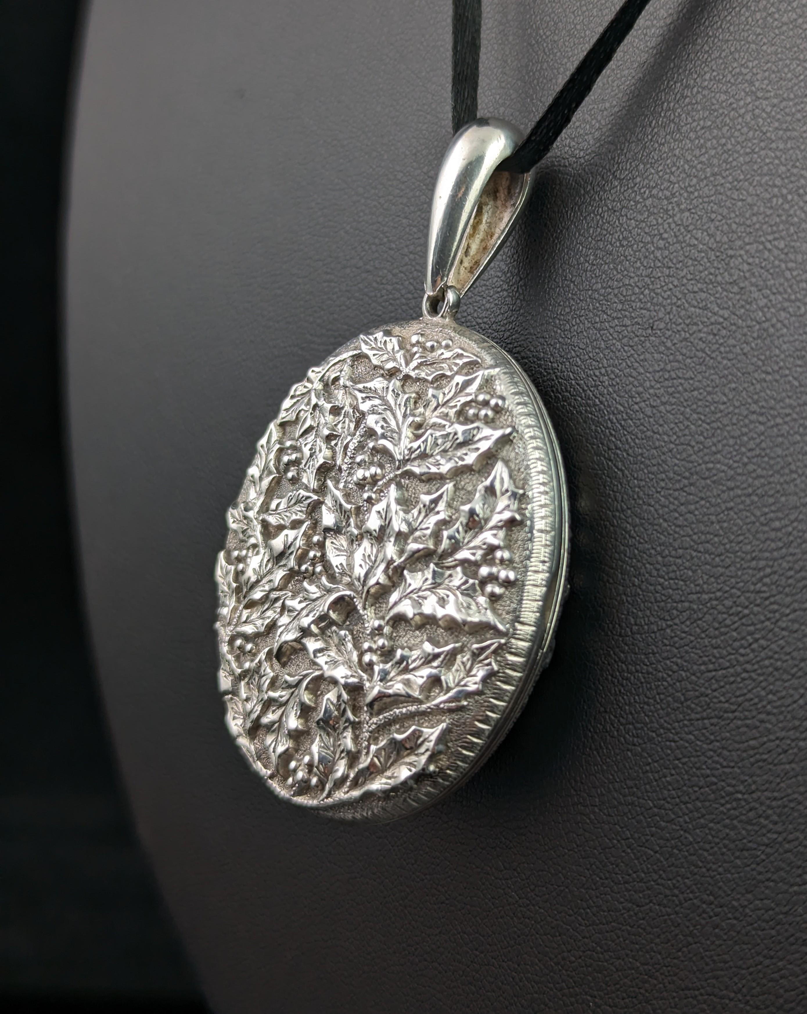 Antique Victorian Silver Locket Pendant, Holly Leaf 3