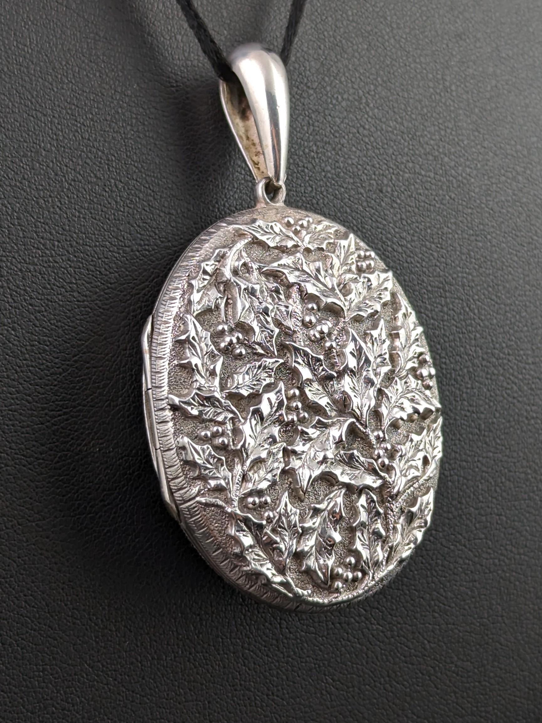Antique Victorian Silver Locket Pendant, Holly Leaf 4