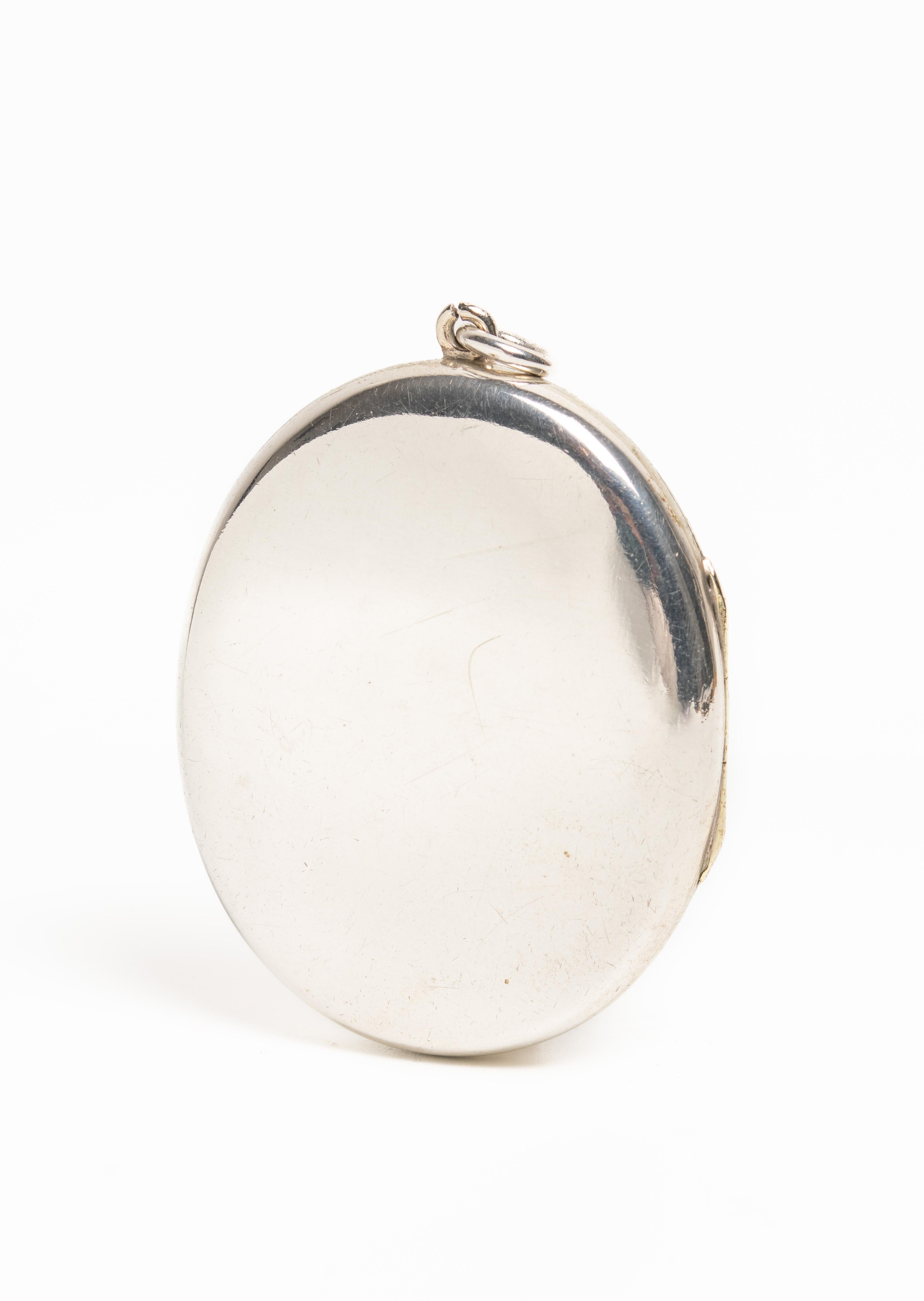 Antique Victorian Silver Locket With Love Birds In Good Condition In Portland, England