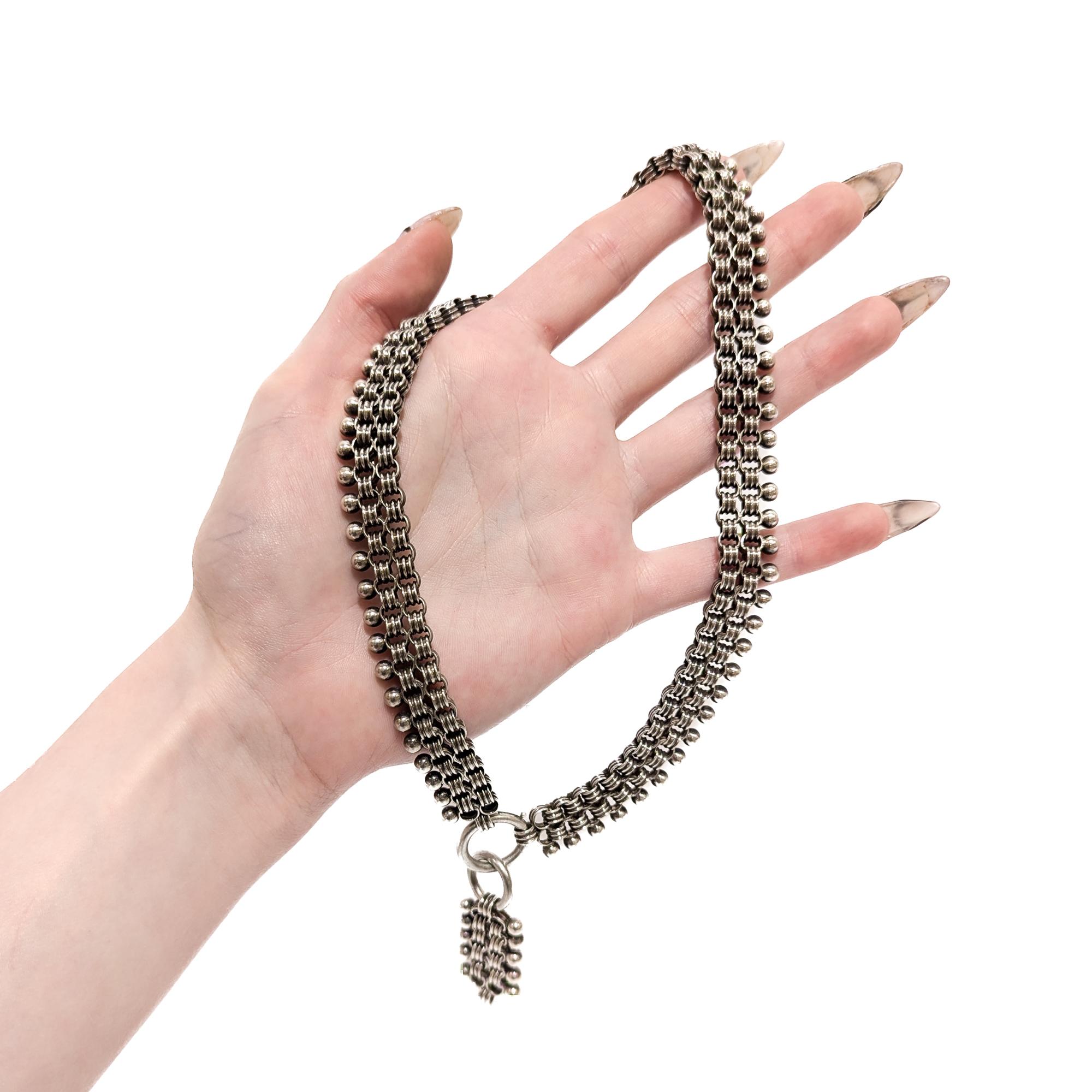 Antique collier victorien en argent avec chaîne à plusieurs rangs et rallonge Bon état - En vente à Philadelphia, PA