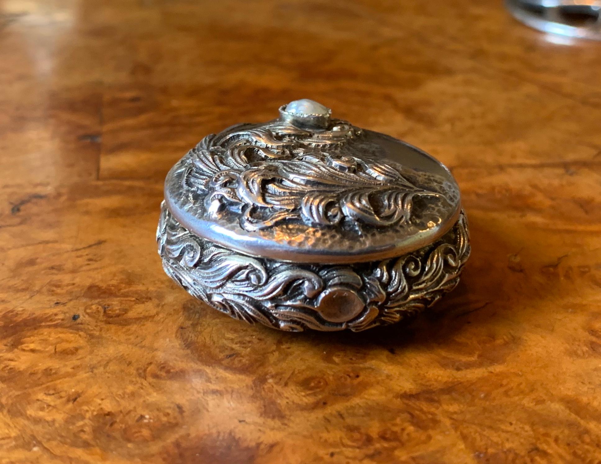 Antique Victorian Silver Pearl Locket Pendant Box Peacock Feather Flower Leaf In Good Condition For Sale In New York, NY