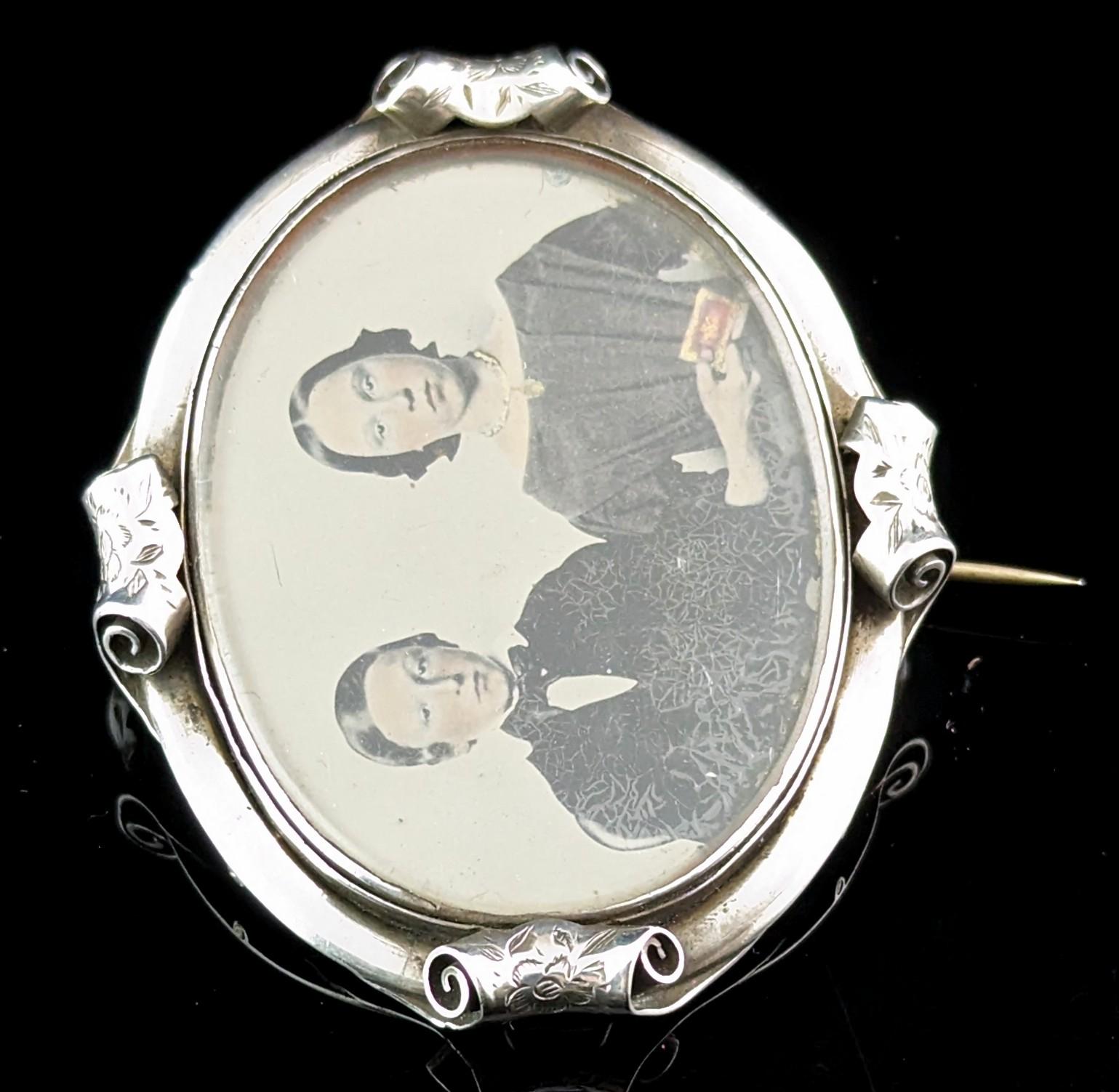 Antique Victorian silver pendant brooch, Mourning  6