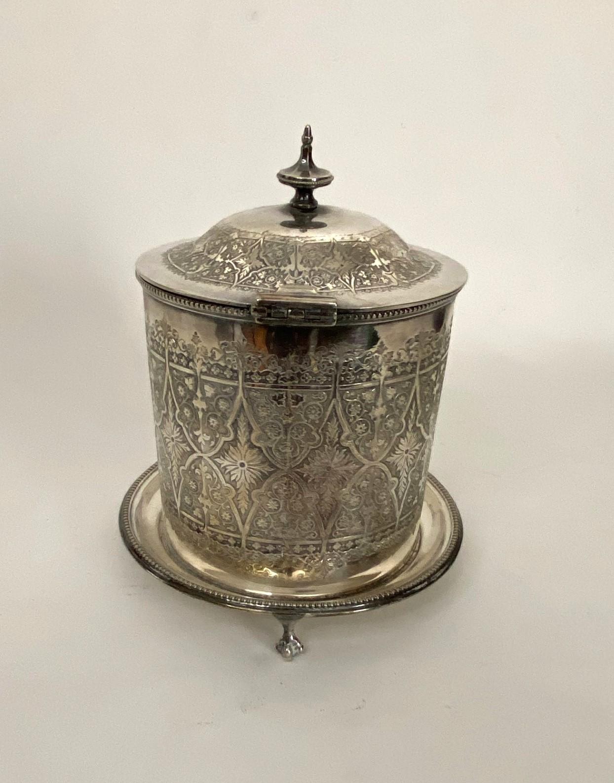 Antique Victorian Silver Plate Round Engraved Biscuit Barrel with Hinged Lid  For Sale 7