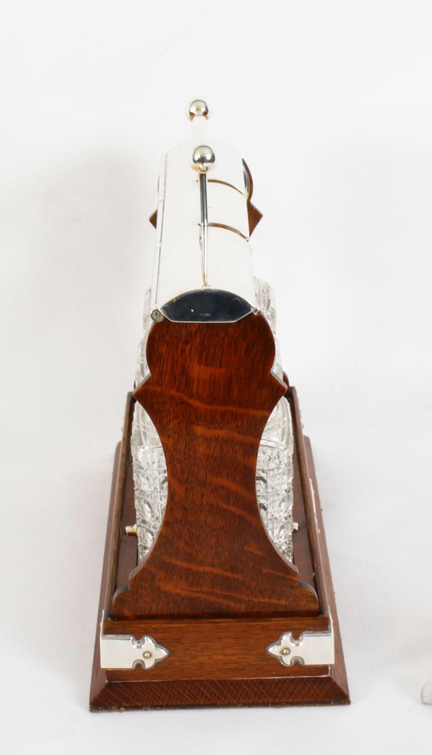 Antico Vittoriano  Tantalus a 3 bottiglie placcato in argento di Hobbs & Co. del XIX secolo in vendita 5