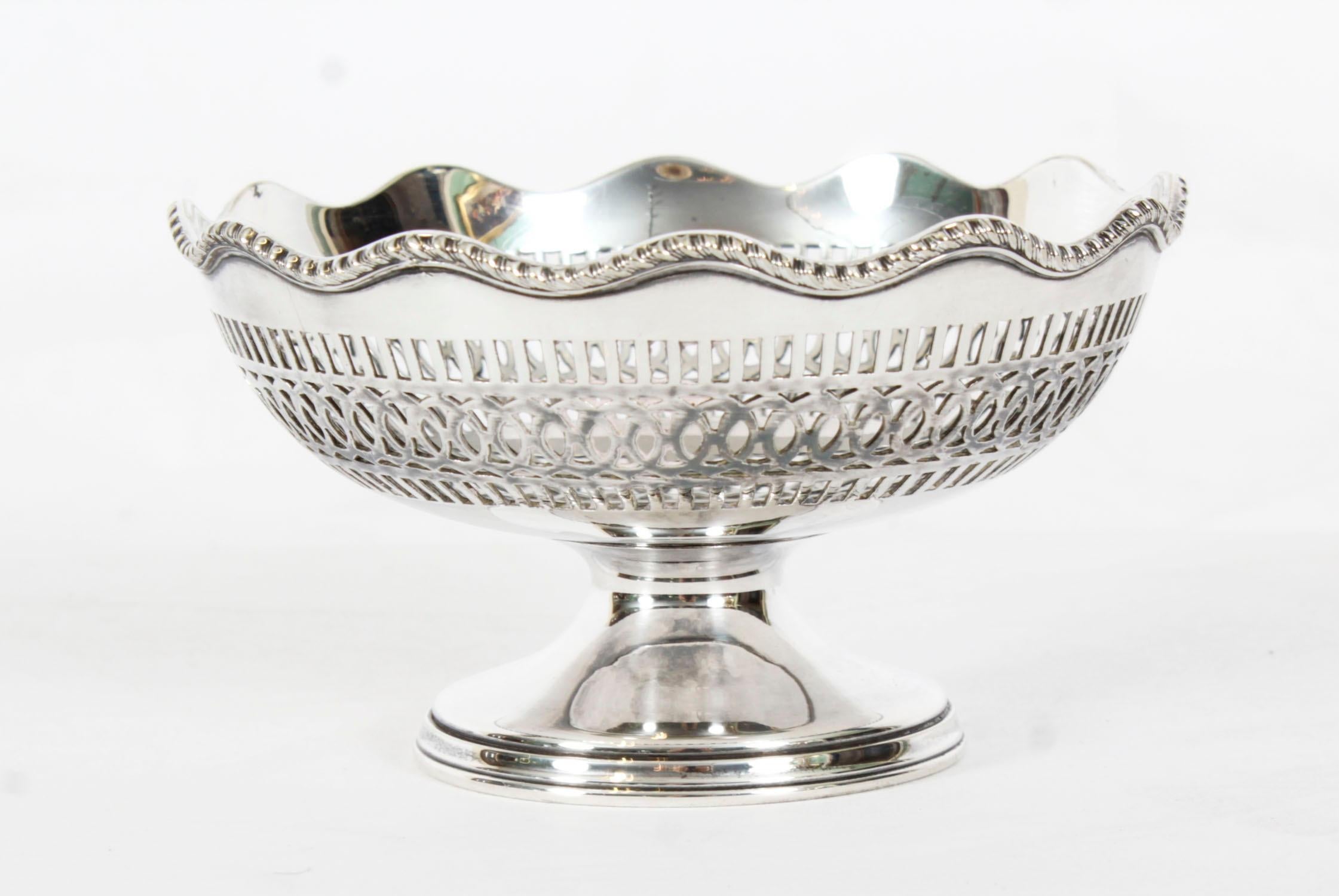 Inglese Antico piatto da Bon Bon vittoriano placcato in argento Elkington & Co. C1871 XIX secolo in vendita
