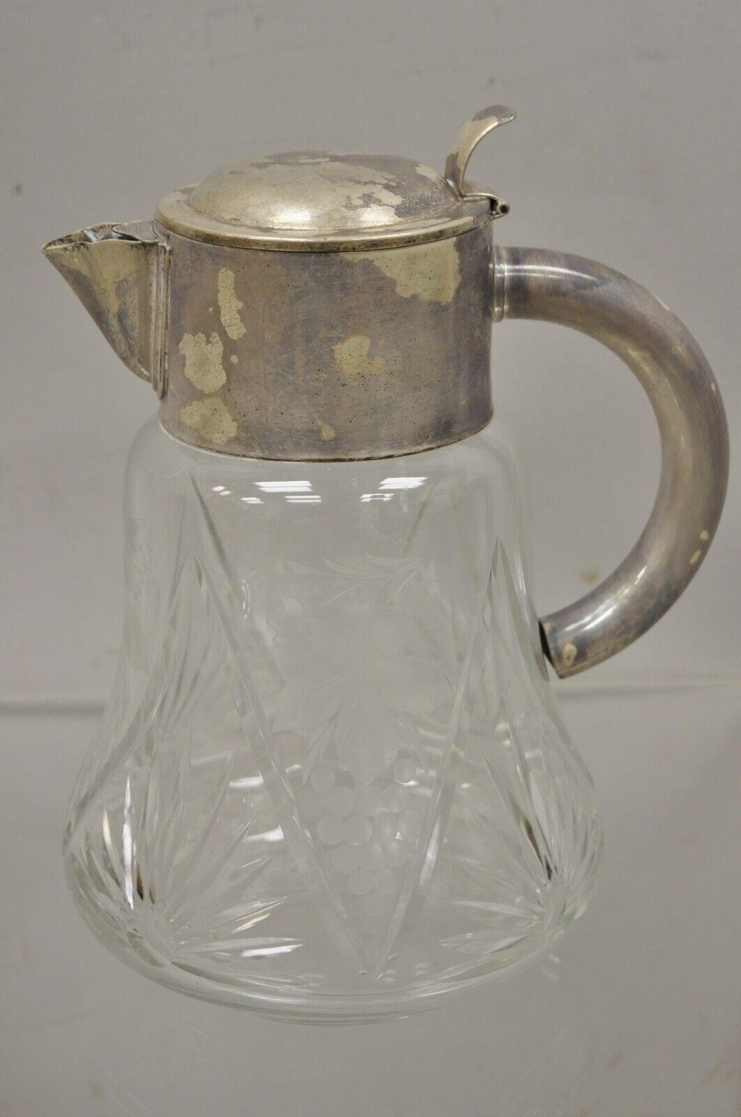 Pichet à eau victorien ancien en verre de cristal taillé plaqué argent en vente 1