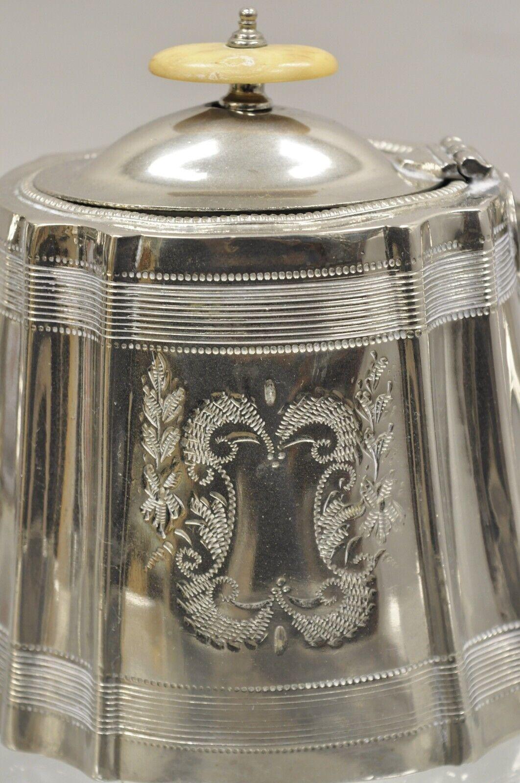 Antique Victorian Silver Plated Etched Coffee Pot Teapot In Good Condition For Sale In Philadelphia, PA