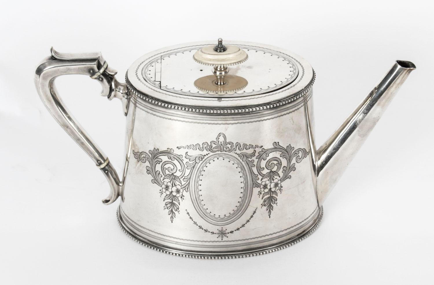Antique Victorian Silver Plated Four Piece Tea & Coffee Set Elkington, 19th C In Good Condition In London, GB