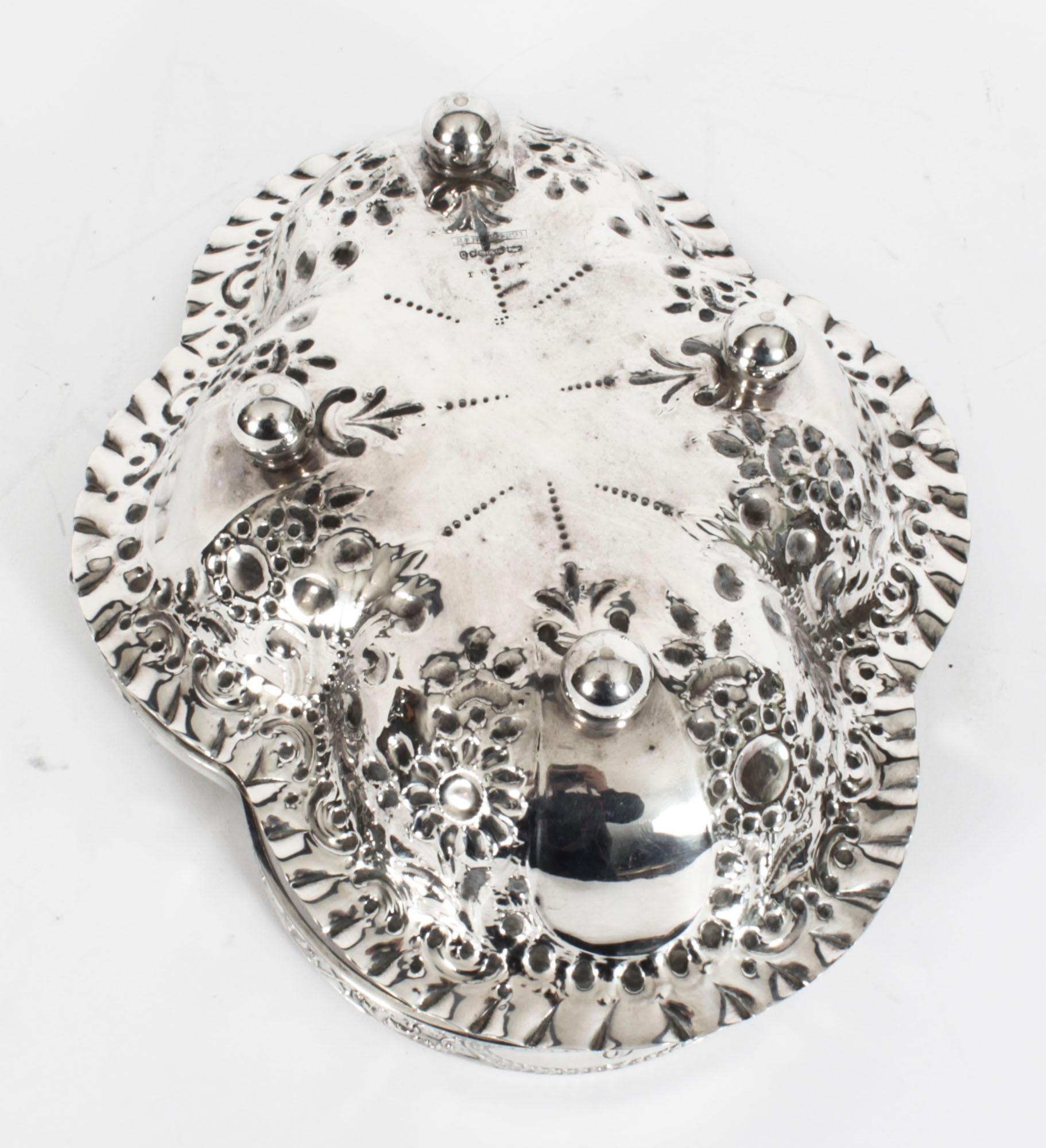Panier à fruits victorien ancien en métal argenté James Dixon 19ème siècle en vente 7