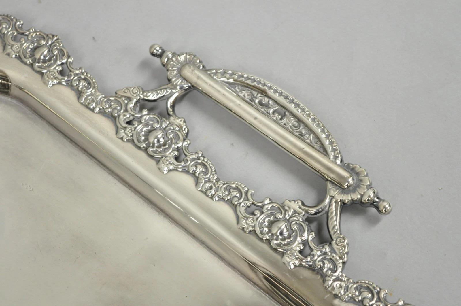 Antico vassoio da portata vittoriano in argento placcato con due maniglie di A. Wilcox in vendita 4