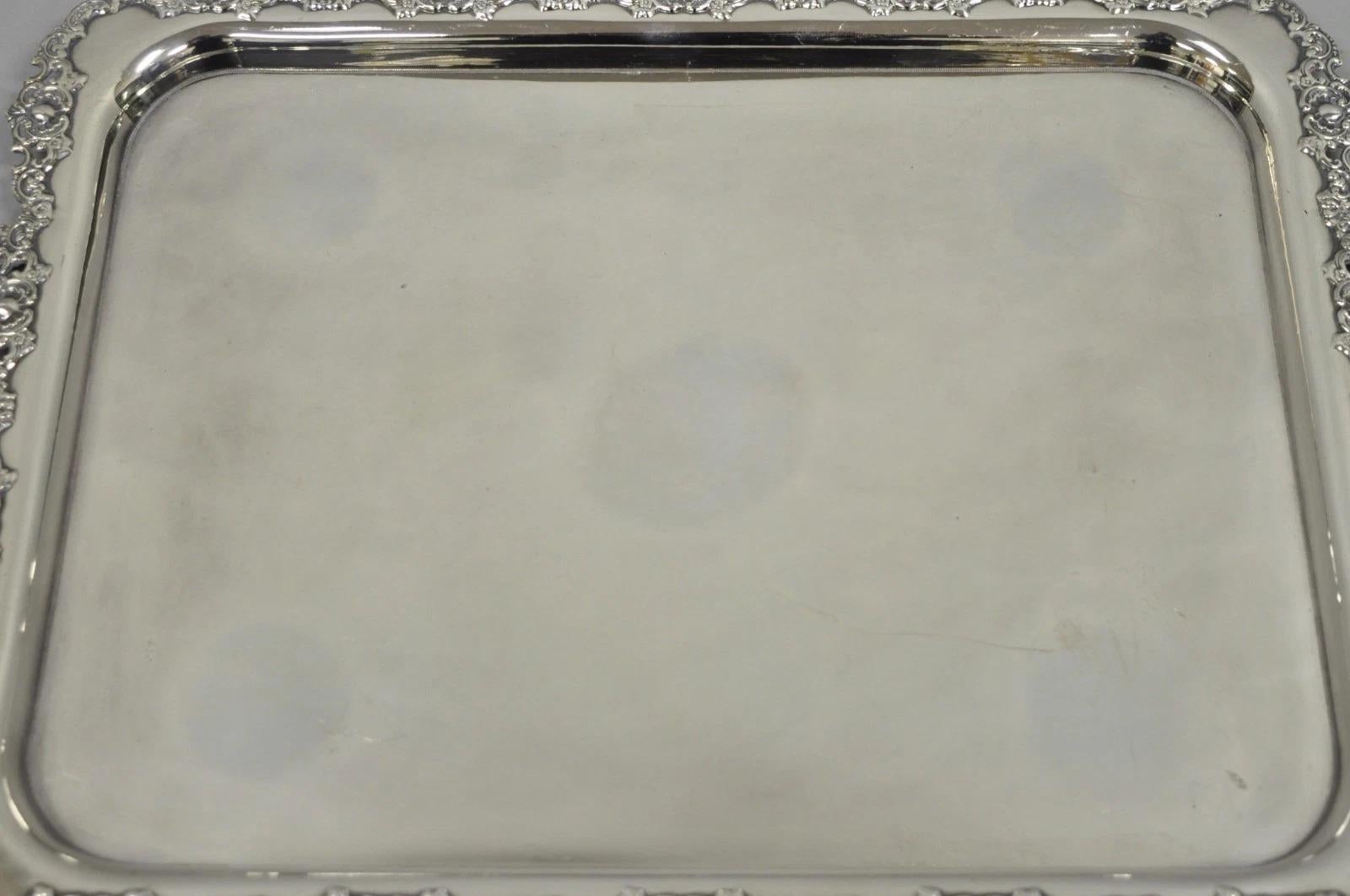 Antico vassoio da portata vittoriano in argento placcato con due maniglie di A. Wilcox In condizioni buone in vendita a Philadelphia, PA
