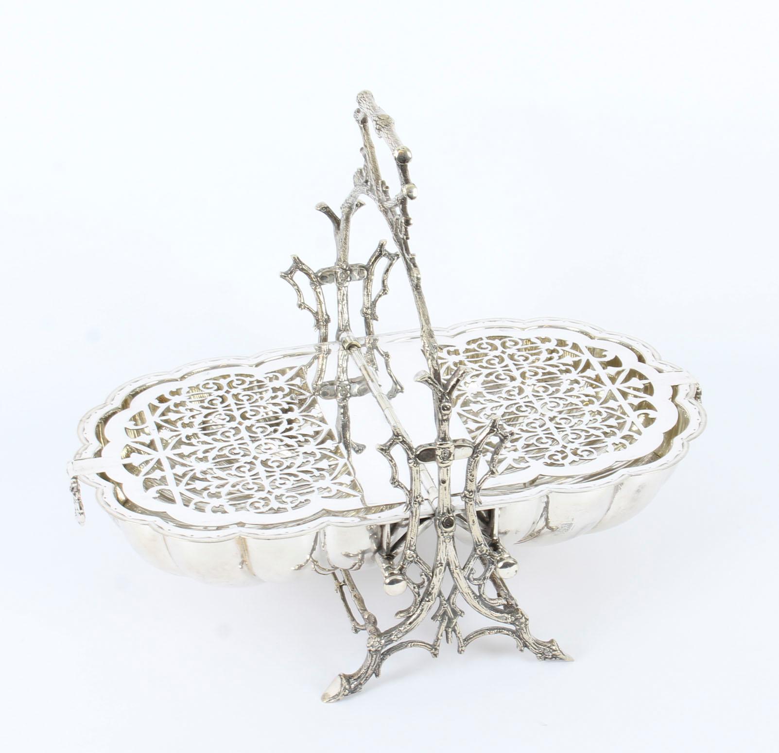 Caja de galletas plegable victoriana chapada en plata de Elkington, siglo XIX en venta 4
