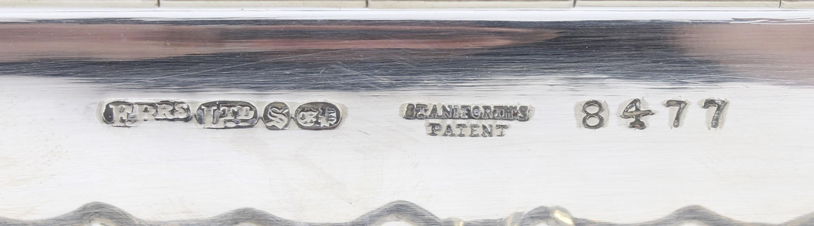 Caja de galletas plegable victoriana chapada en plata de Elkington, siglo XIX en venta 11