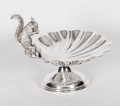 Ancienne assiette à noix victorienne en métal argenté C1880
