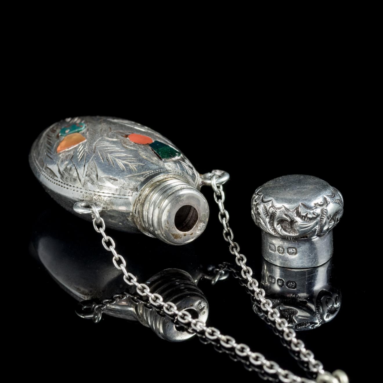 Antique Victorian Silver Scottish Perfume Bottle Pendant Dated 1878 In Excellent Condition In Lancaster, Lancashire